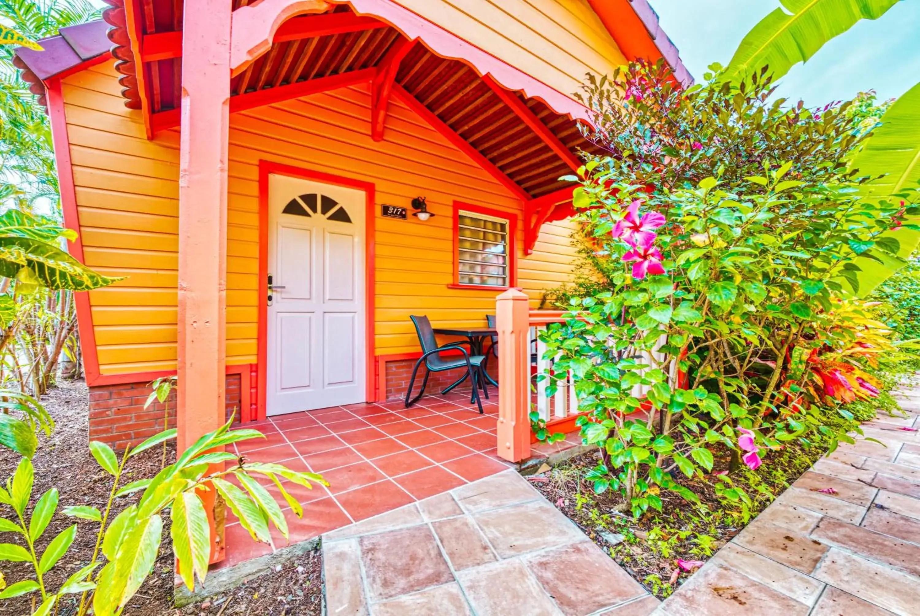 Bungalow double vue sur jardin - Lit double in Hotel Bambou Bungalow double vue sur jardin - Lit double in Hotel Bambou