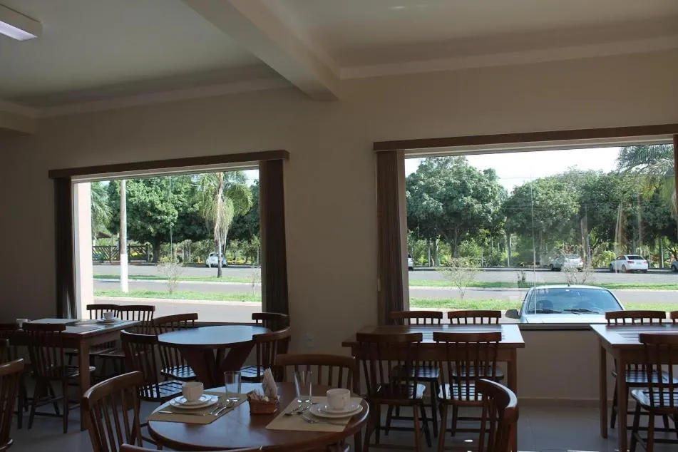 Restaurant/places to eat in Siena Hotel