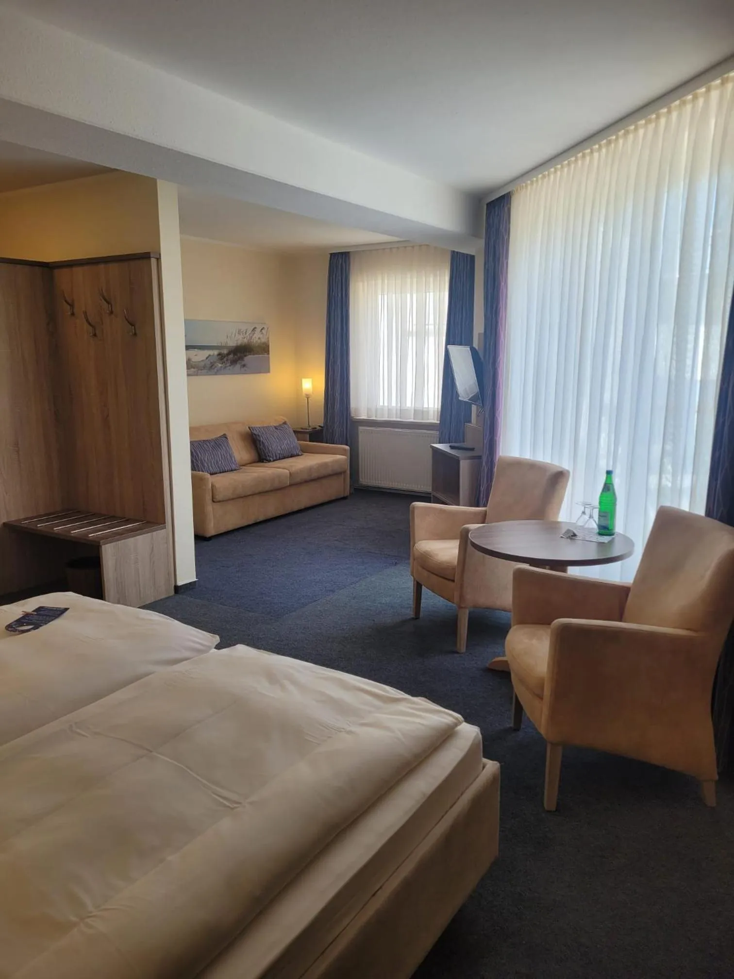 Seating area, Bed in Hotel Seeterrassen