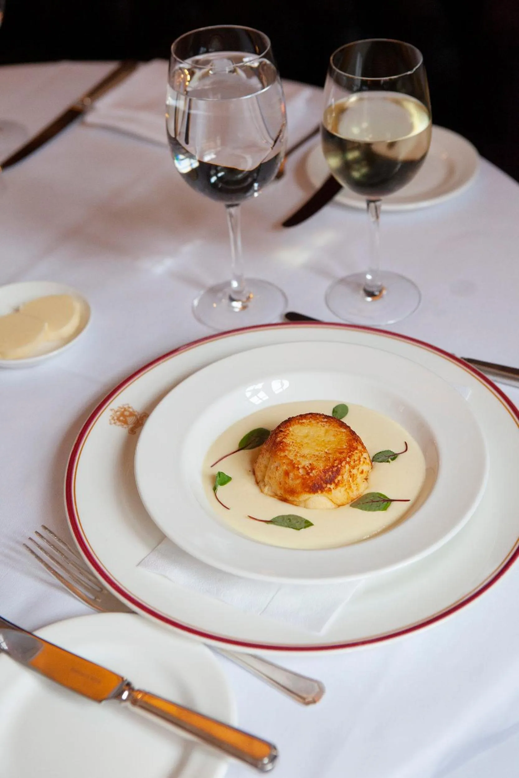 Food and drinks in Durrants Hotel