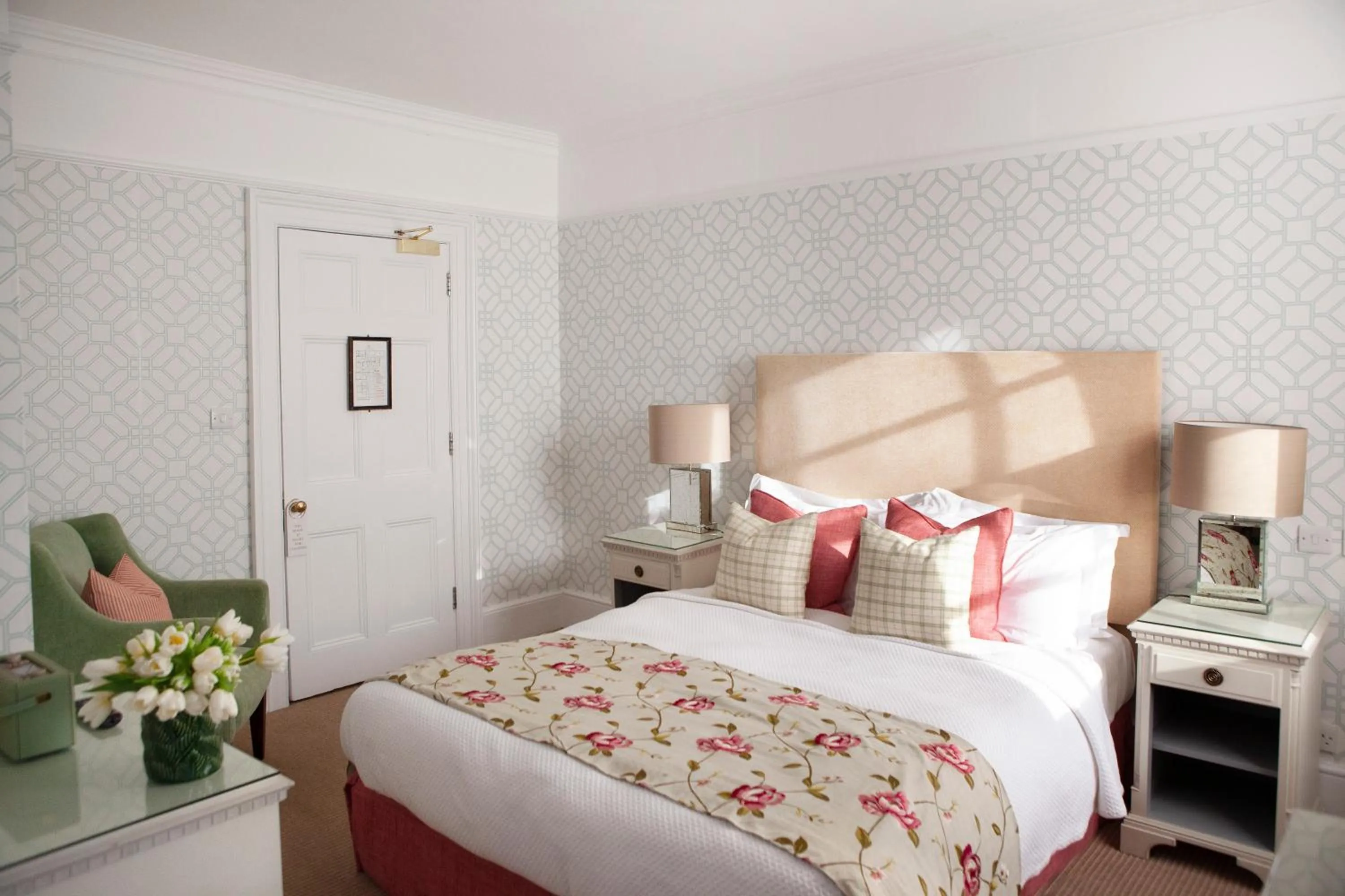 Bedroom, Bed in Durrants Hotel