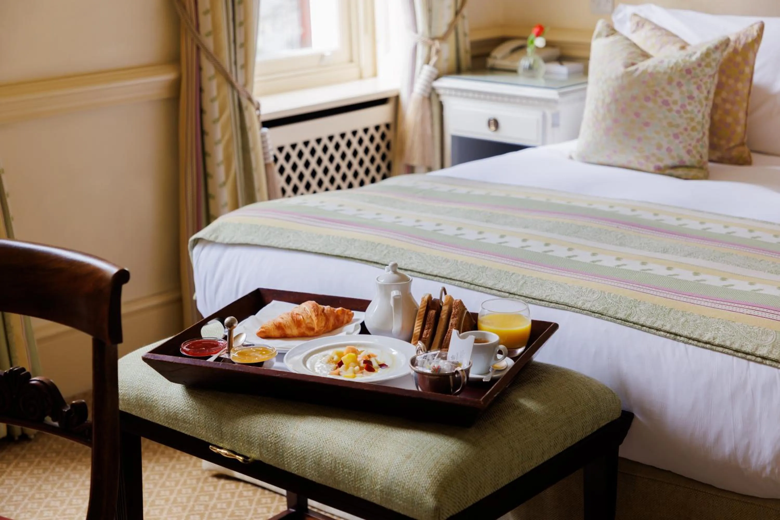 Breakfast, Bed in Durrants Hotel
