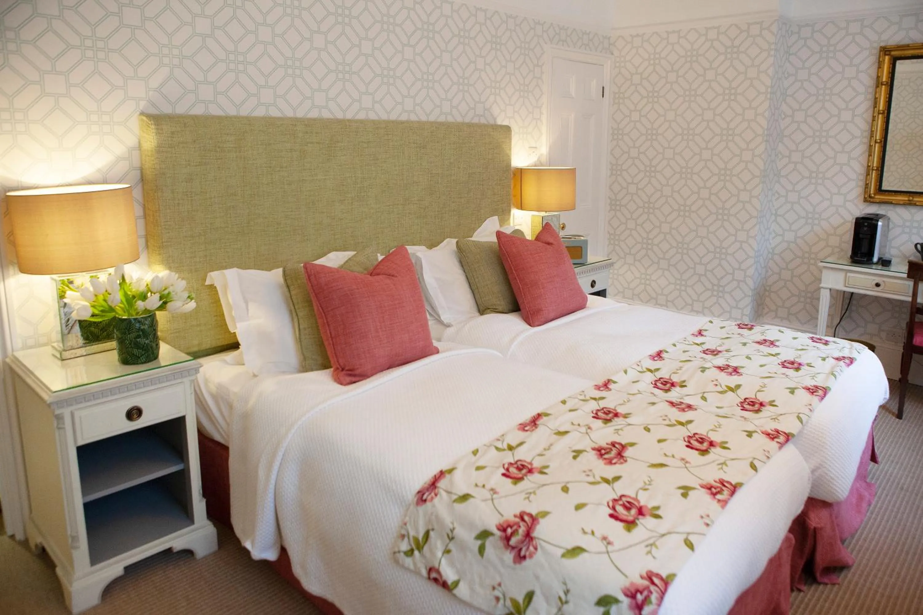 Bedroom, Bed in Durrants Hotel