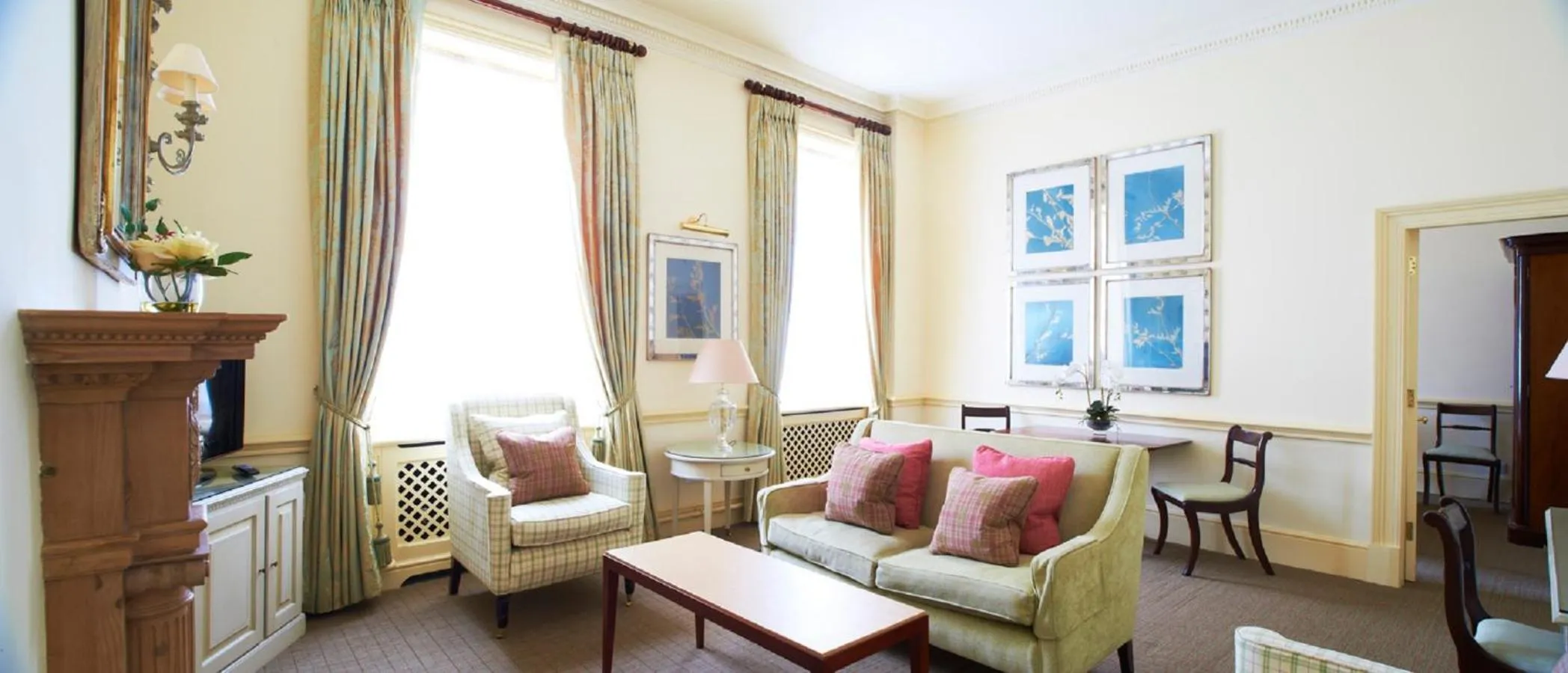 Living room in Durrants Hotel