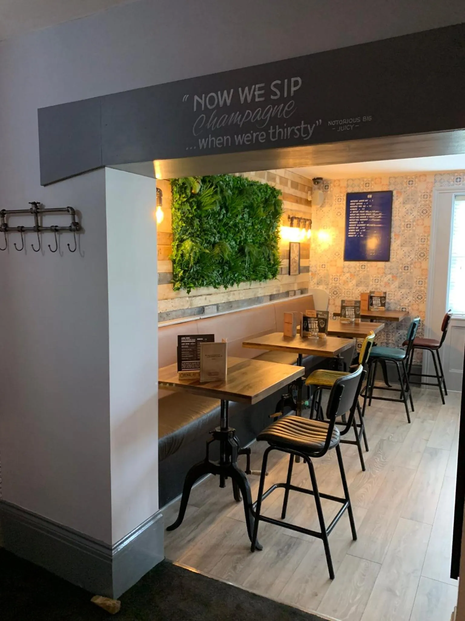 Strawberry Bank Hotel, NEC