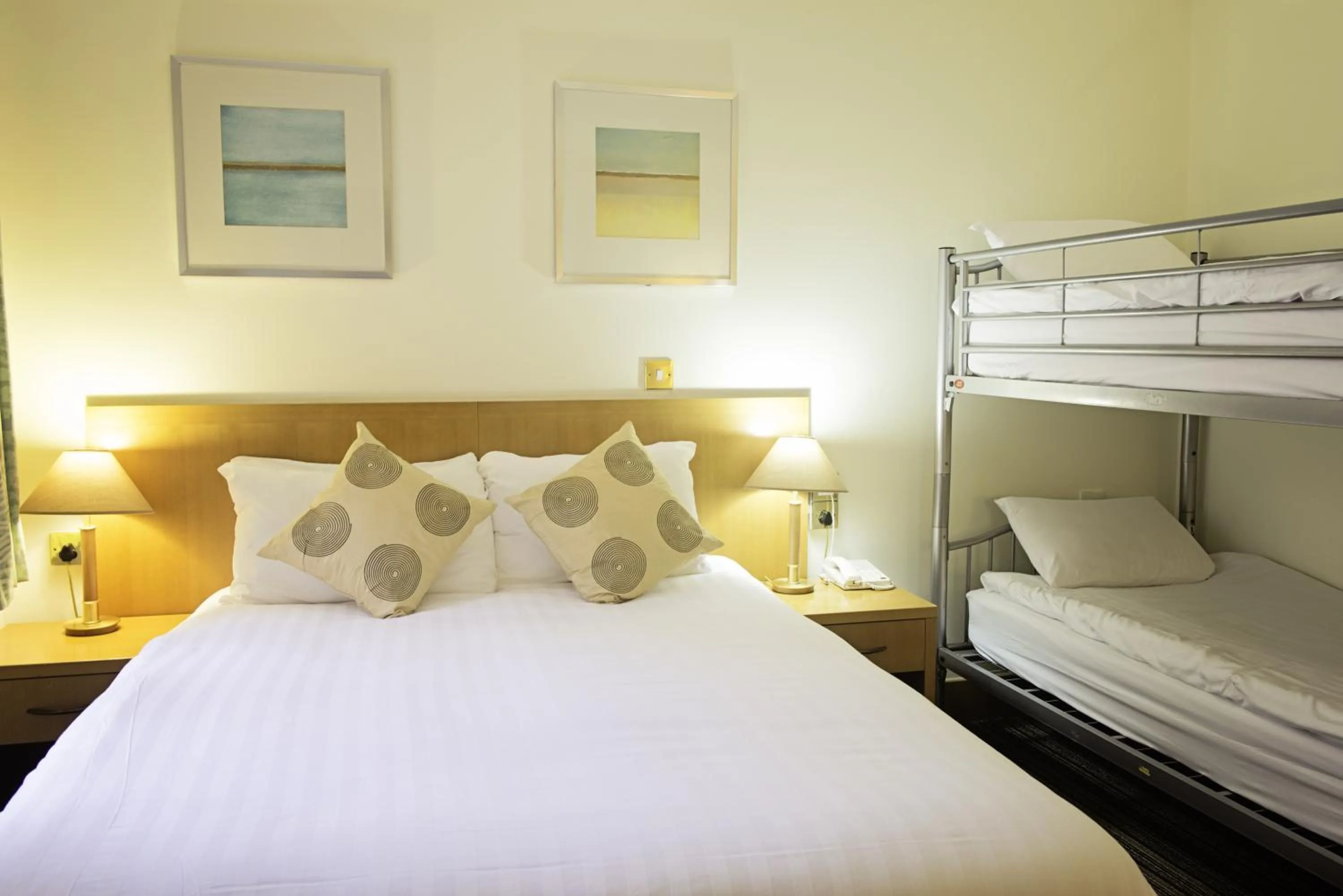 bunk bed, Bed in Carousel Hotel