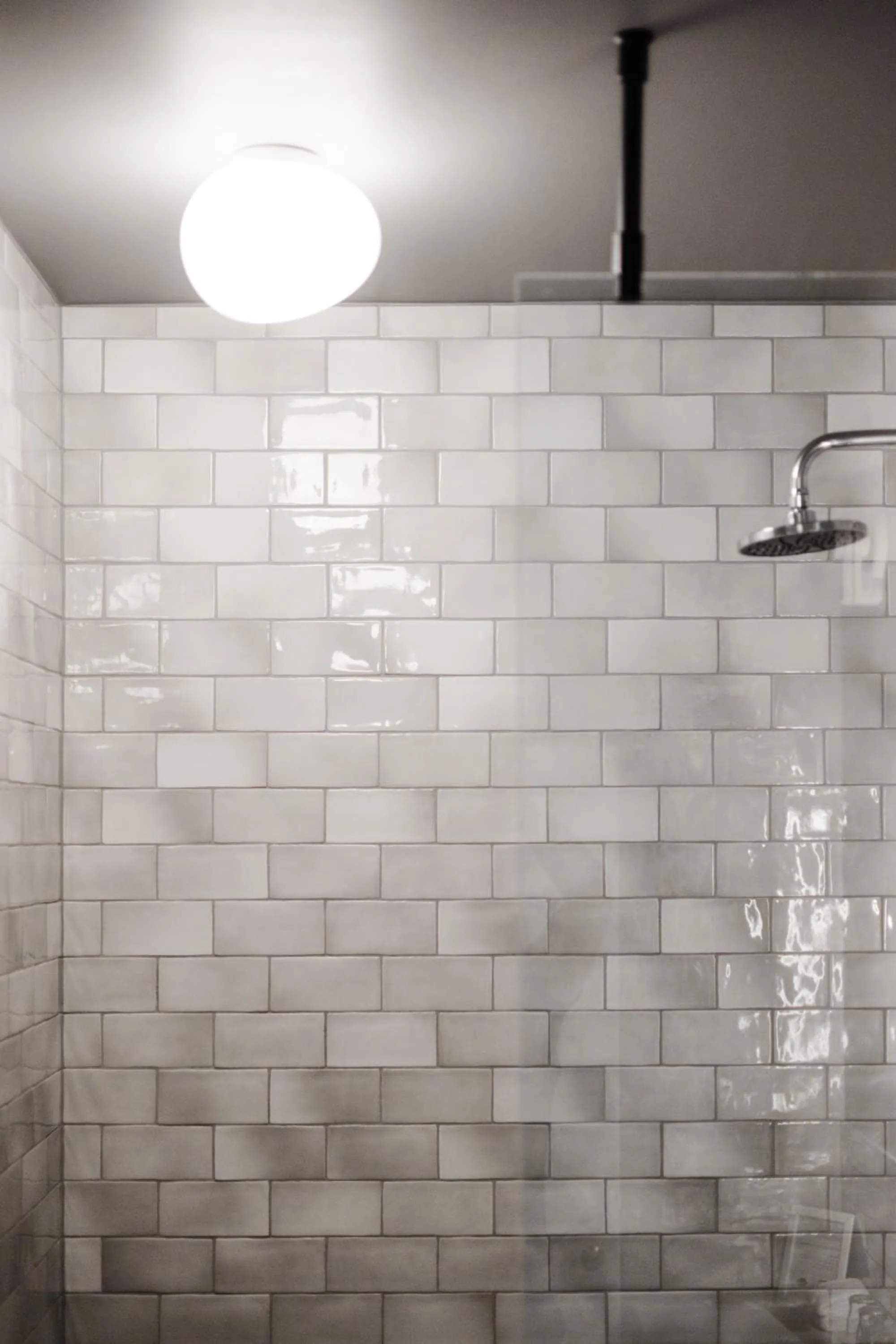 Shower in Hotel Ódinsvé