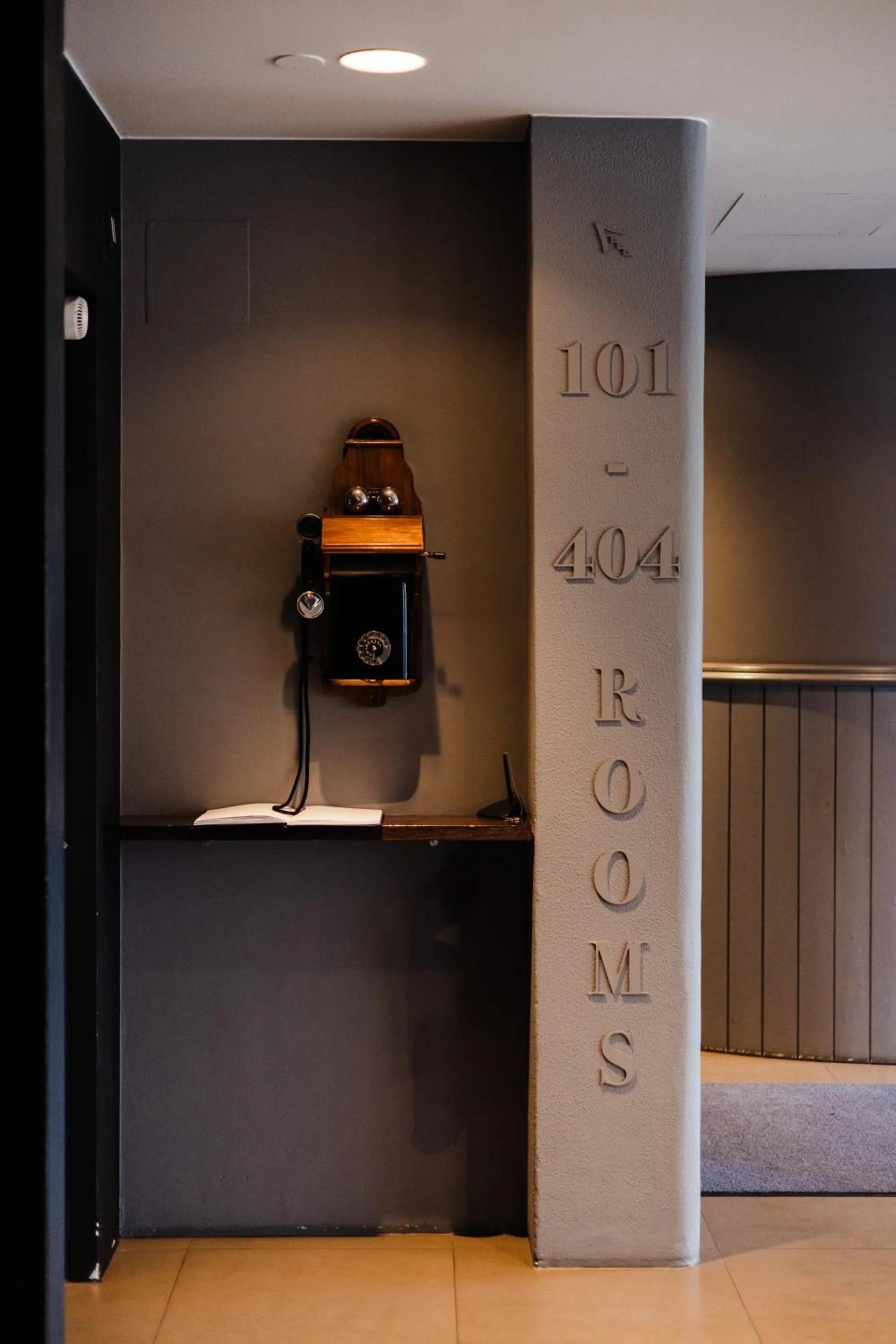 Logo/Certificate/Sign in Hotel Ódinsvé