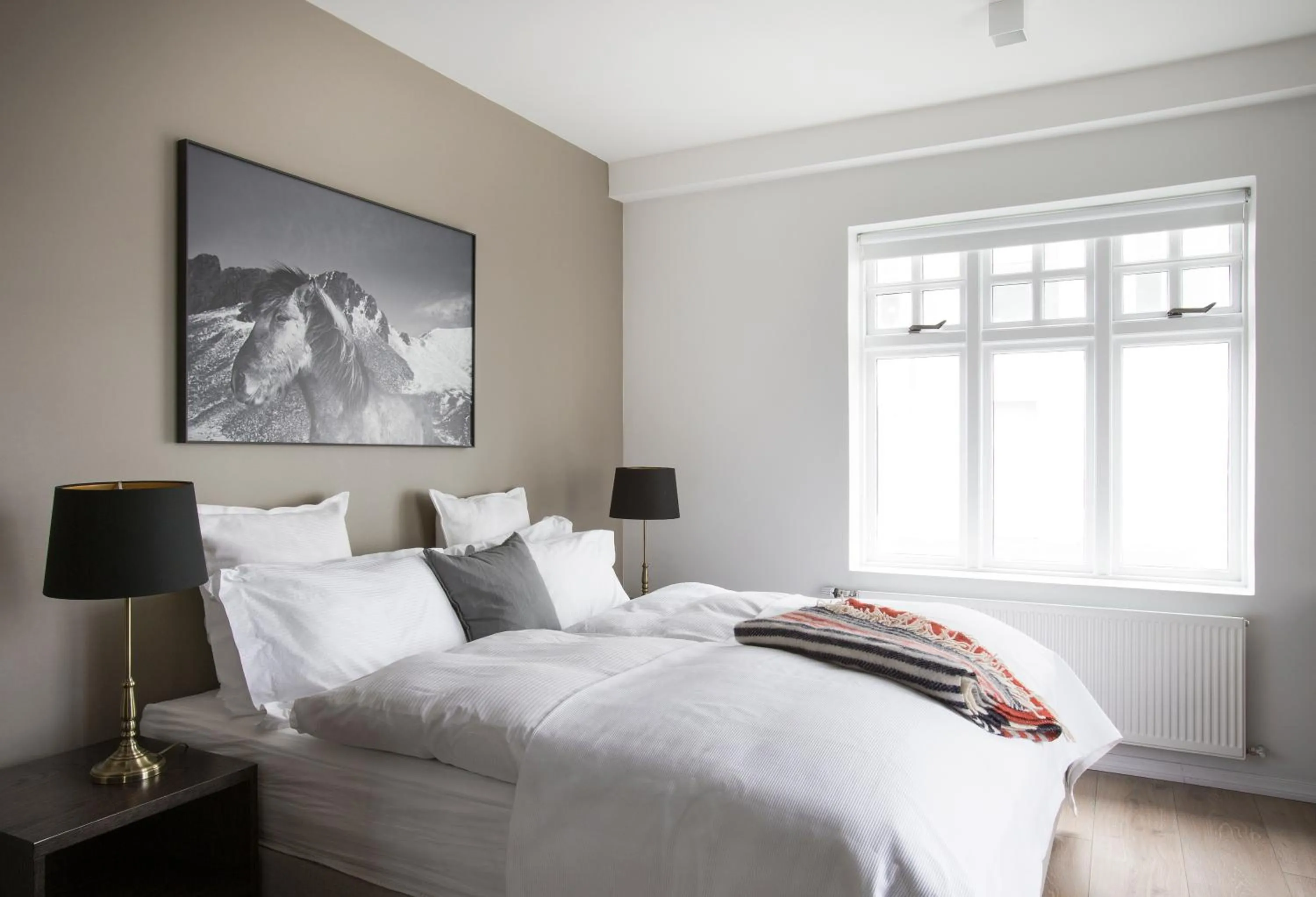 Day, Bed in Hotel Ódinsvé