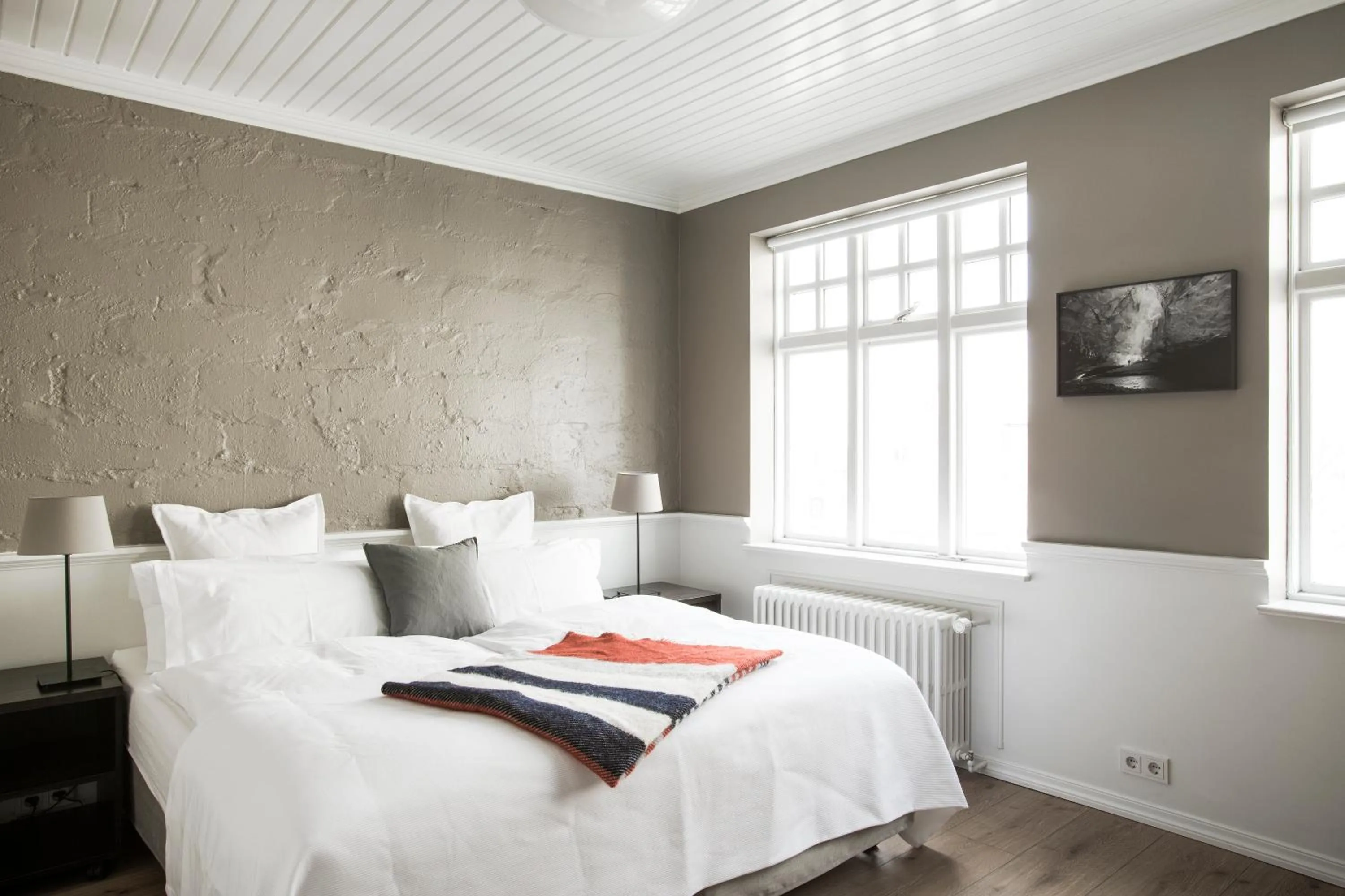 Day, Bed in Hotel Ódinsvé