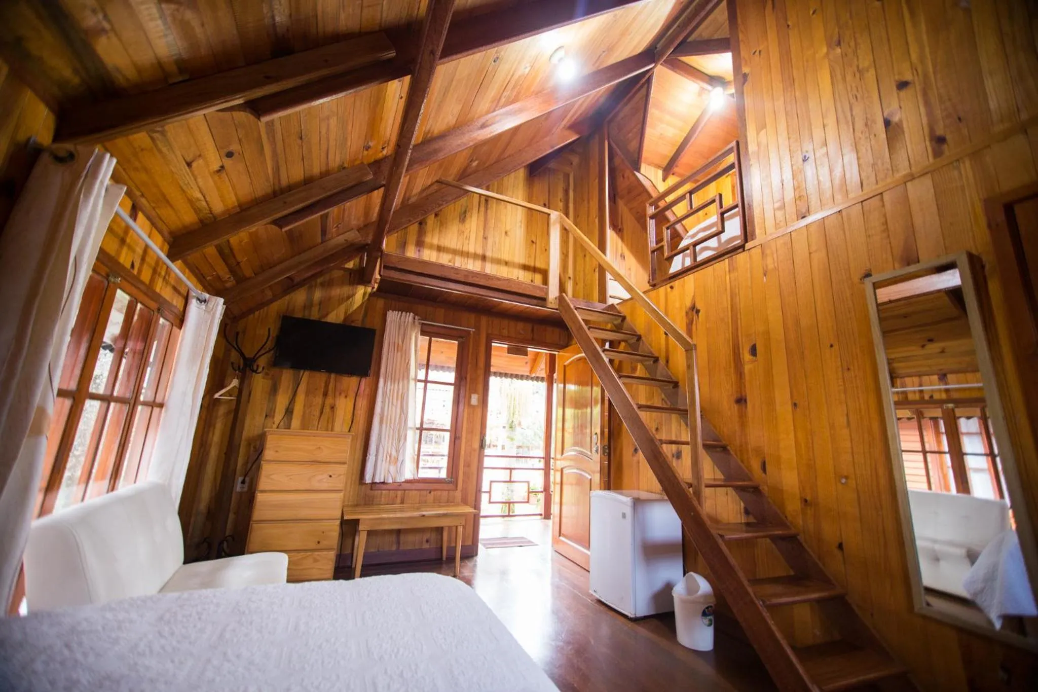 Photo of the whole room, Bed in Cemayu Lodge