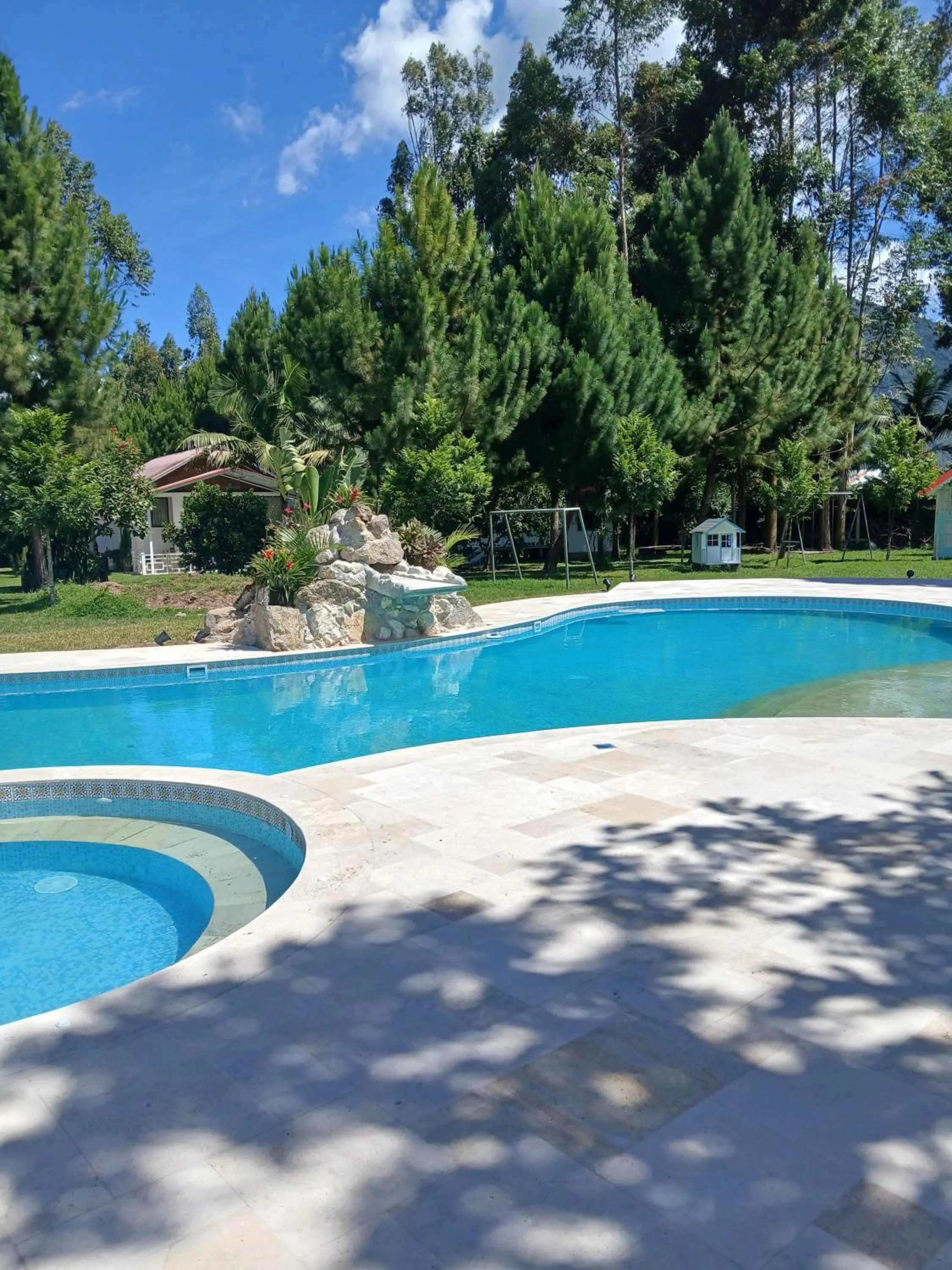Swimming pool in Cemayu Lodge