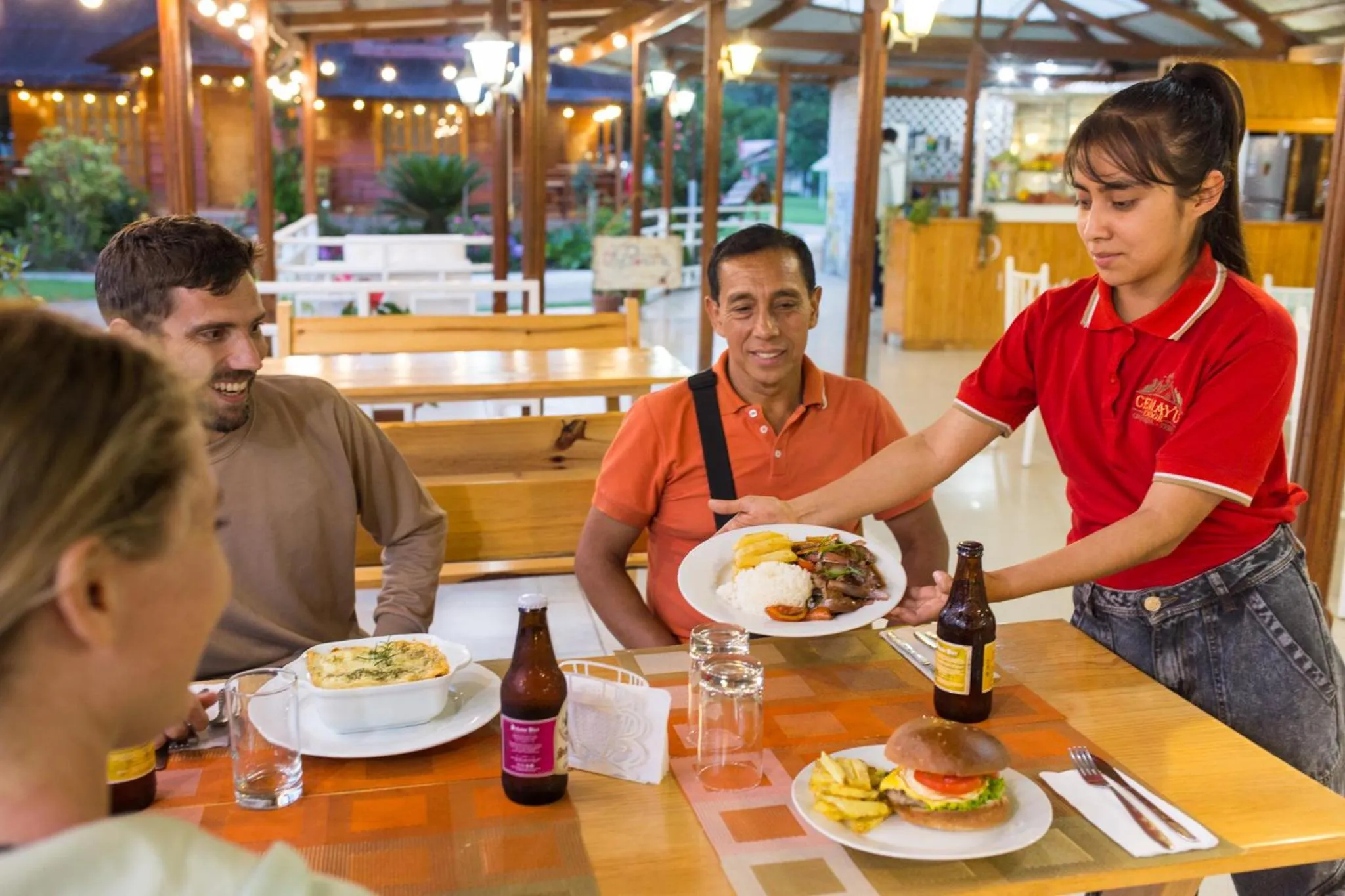 Restaurant/places to eat in Cemayu Lodge