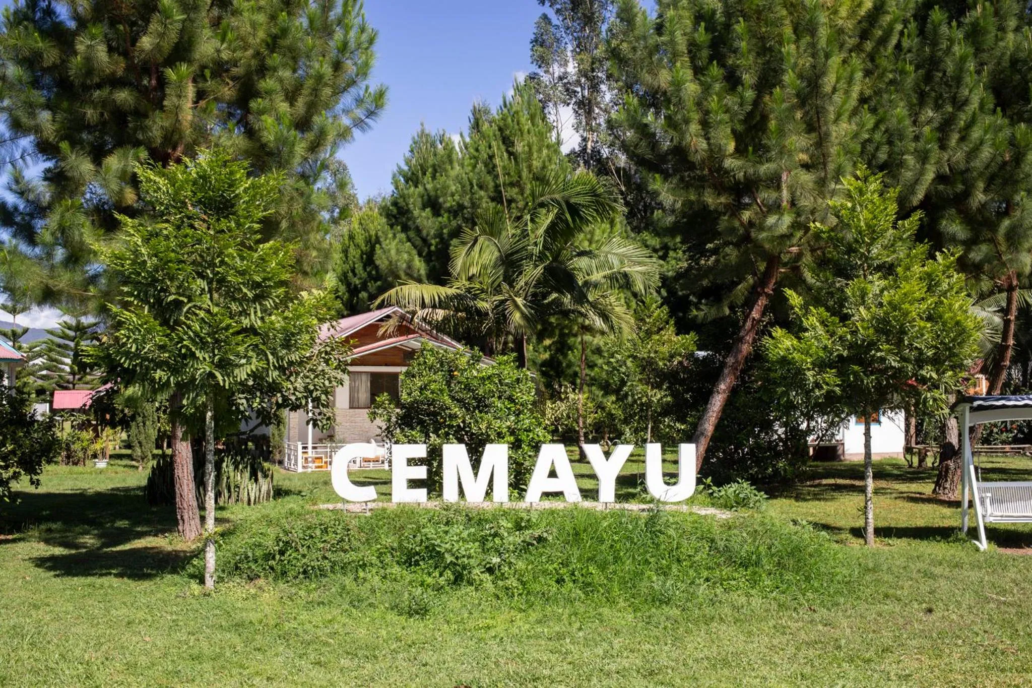 Garden view in Cemayu Lodge