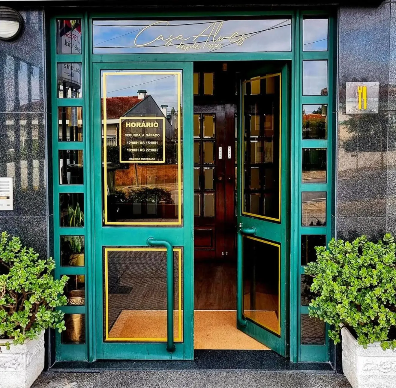 Restaurant/places to eat in Residencial Dona Teresa