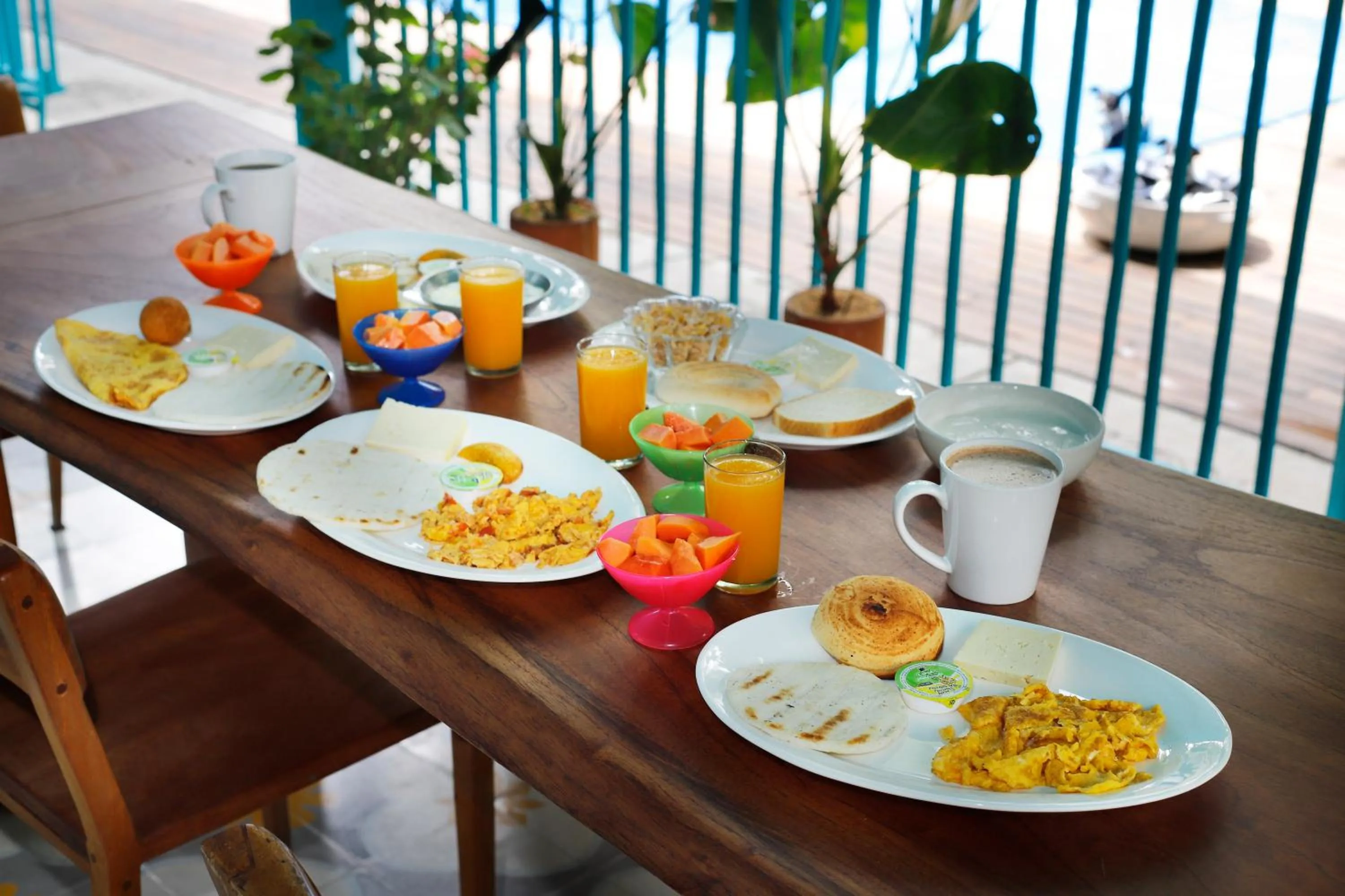 Food and drinks in Casa de las Dos Palmas