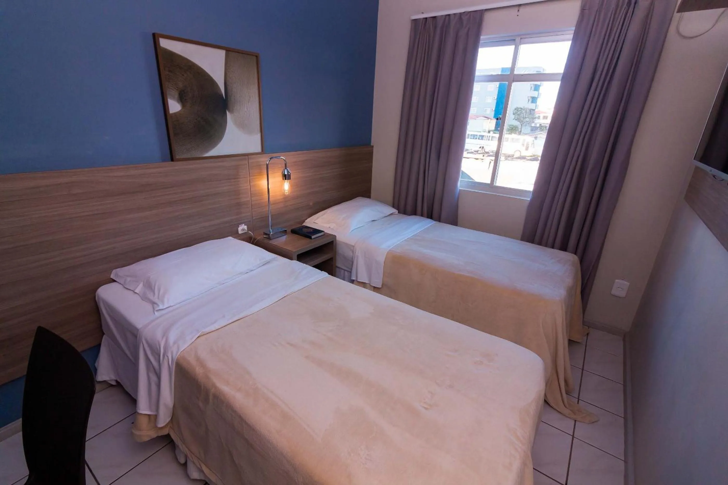 Photo of the whole room, Bed in Kennedy Slim Hotel