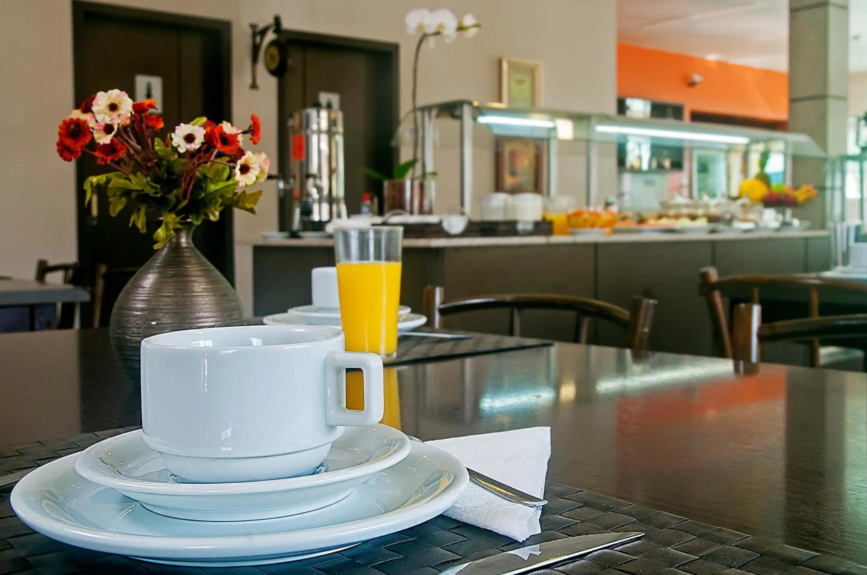 Breakfast in Kennedy Slim Hotel