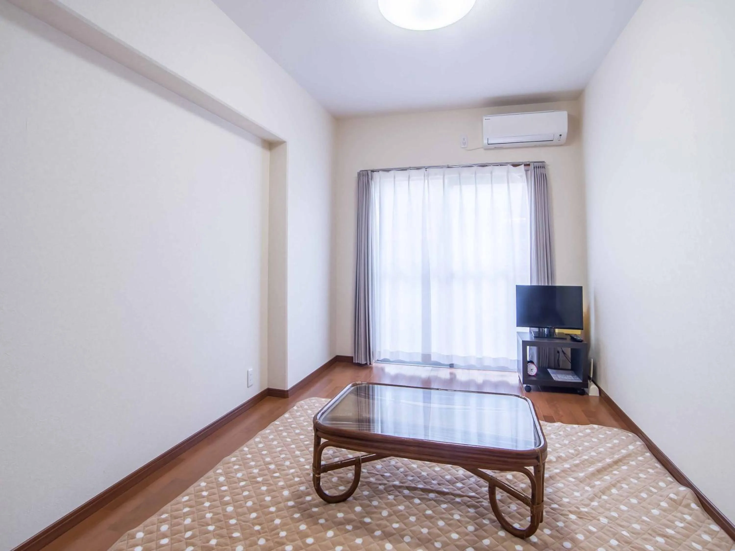 Photo of the whole room in Kenrokuen Inn