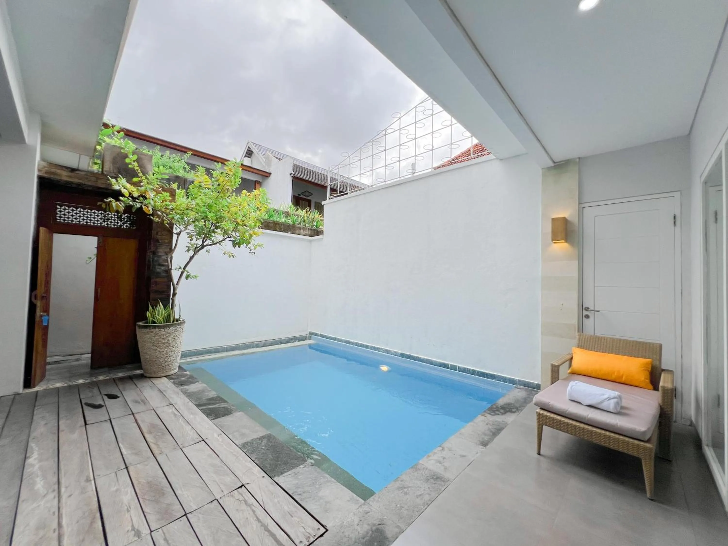 Apple Villa & Suite Seminyak