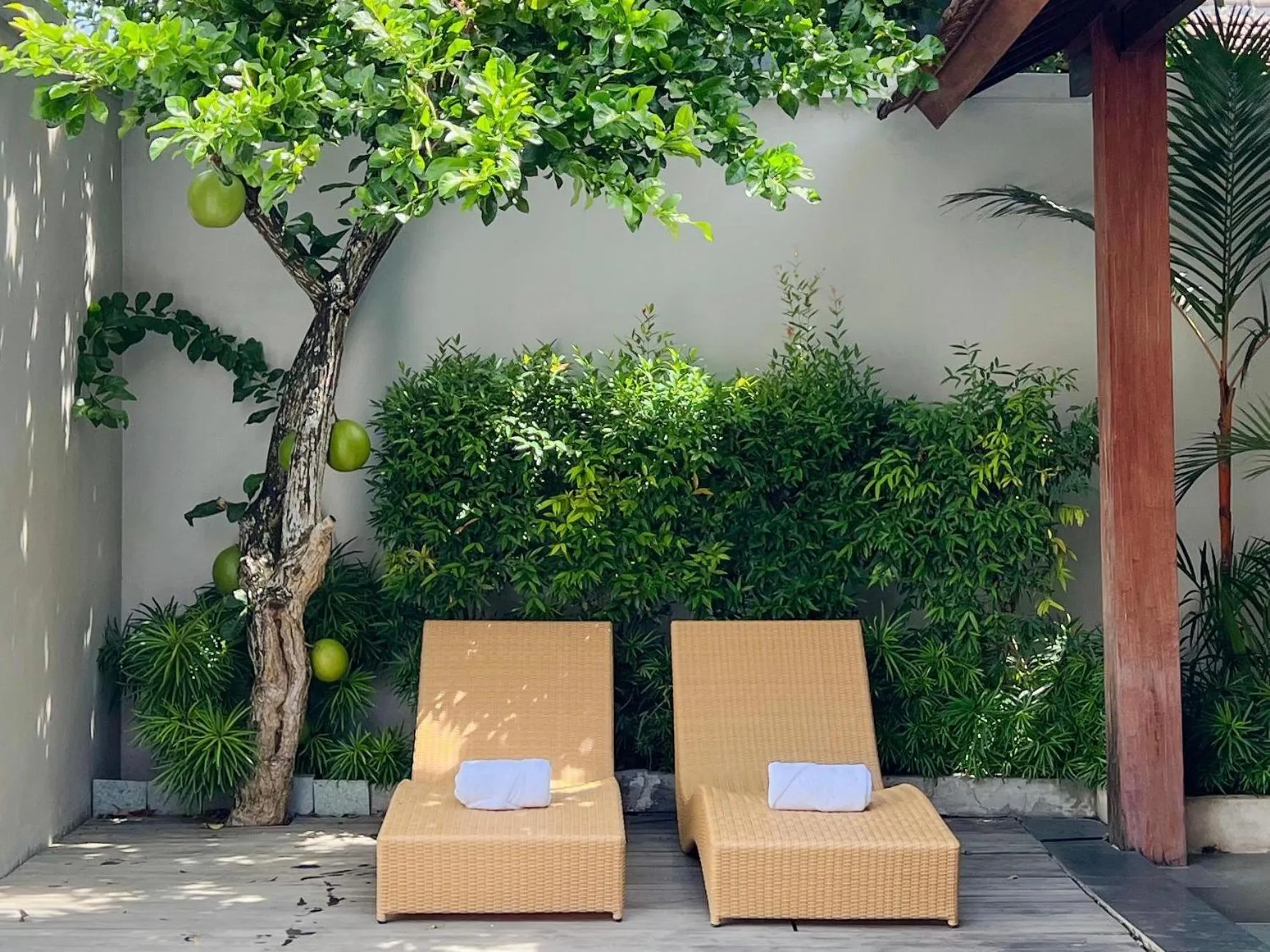 sunbed in Apple Villa & Suite Seminyak