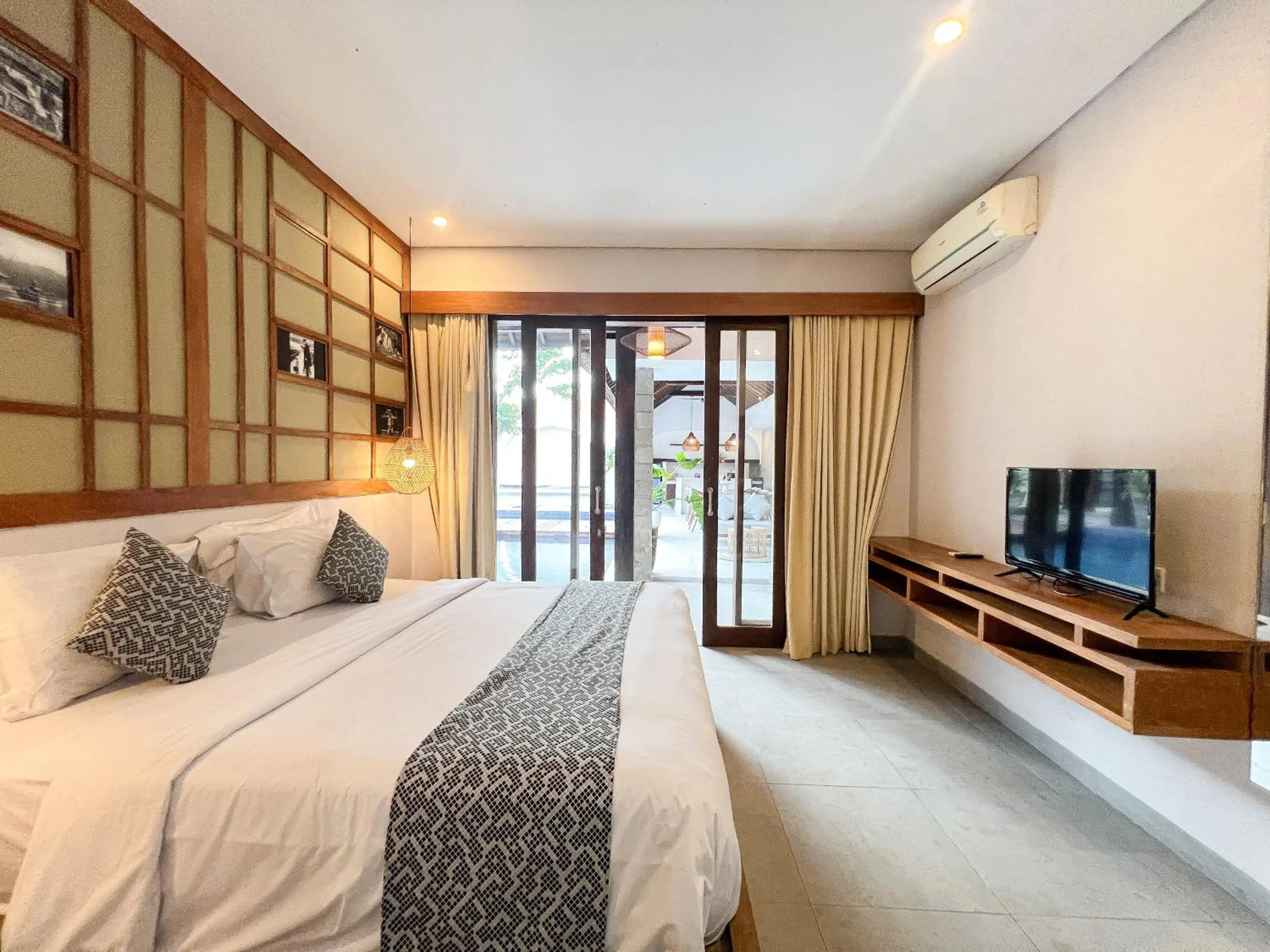 Bed in Apple Villa & Suite Seminyak