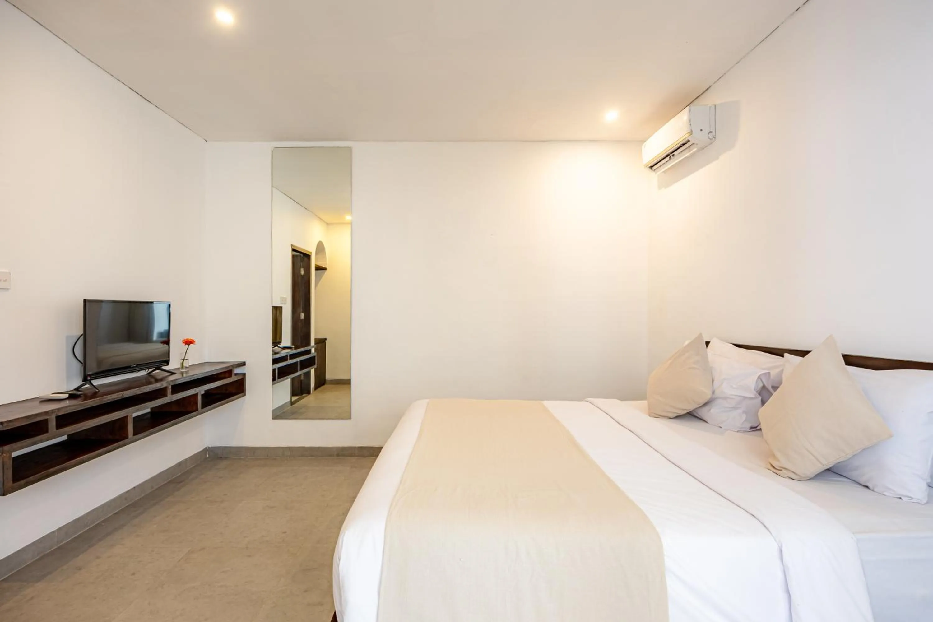 Bed in Apple Villa & Suite Seminyak