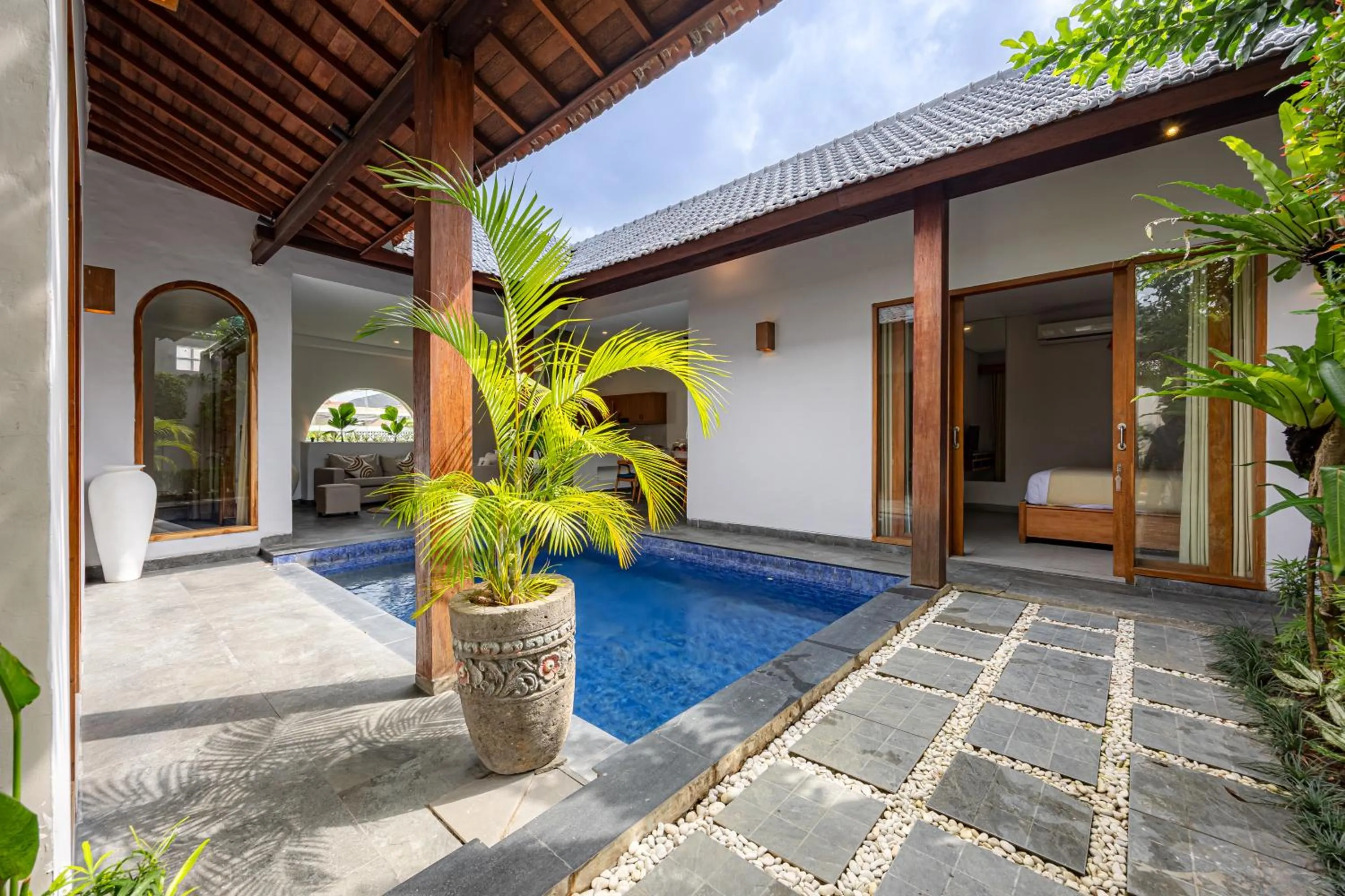 Apple Villa & Suite Seminyak