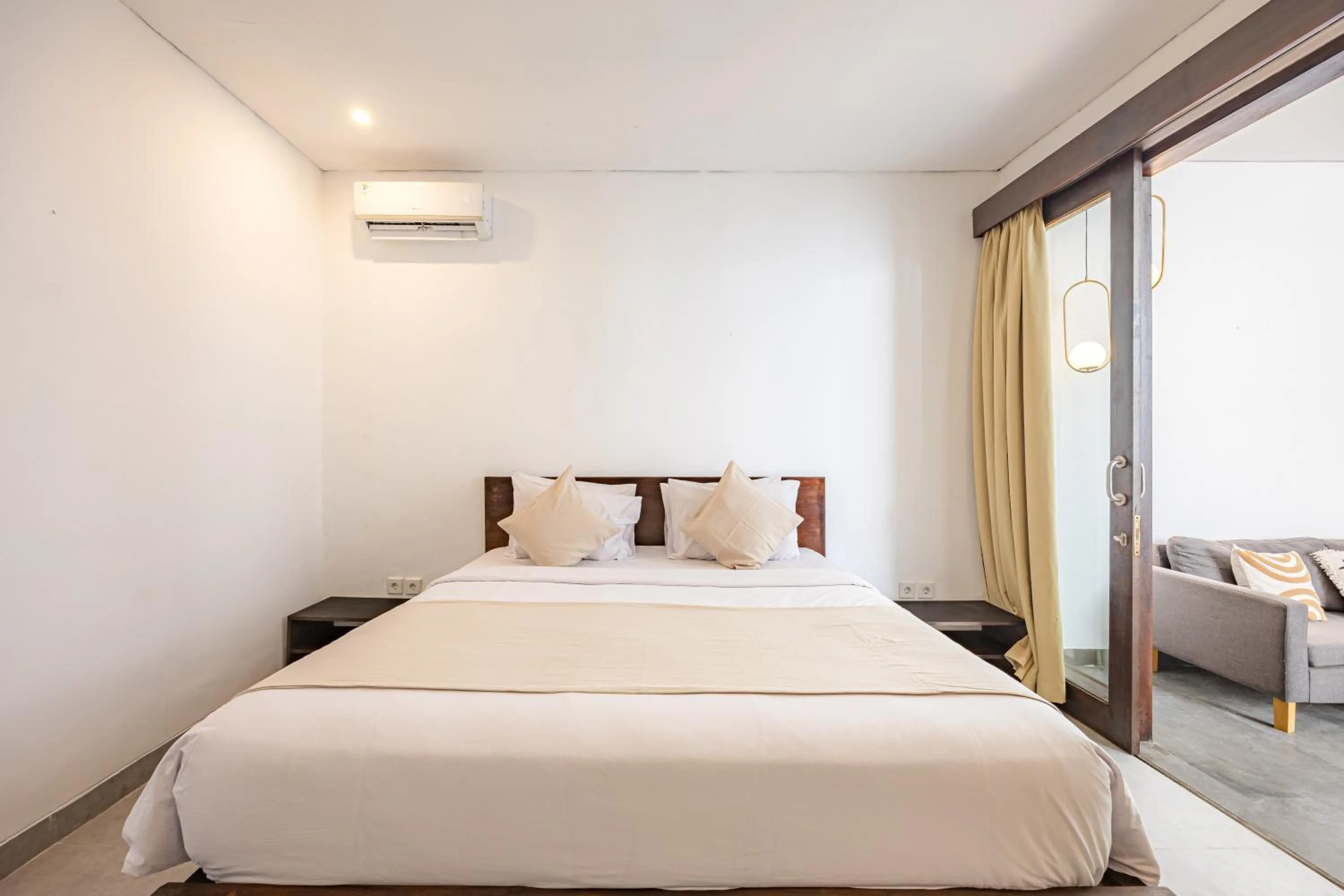 Bed in Apple Villa & Suite Seminyak