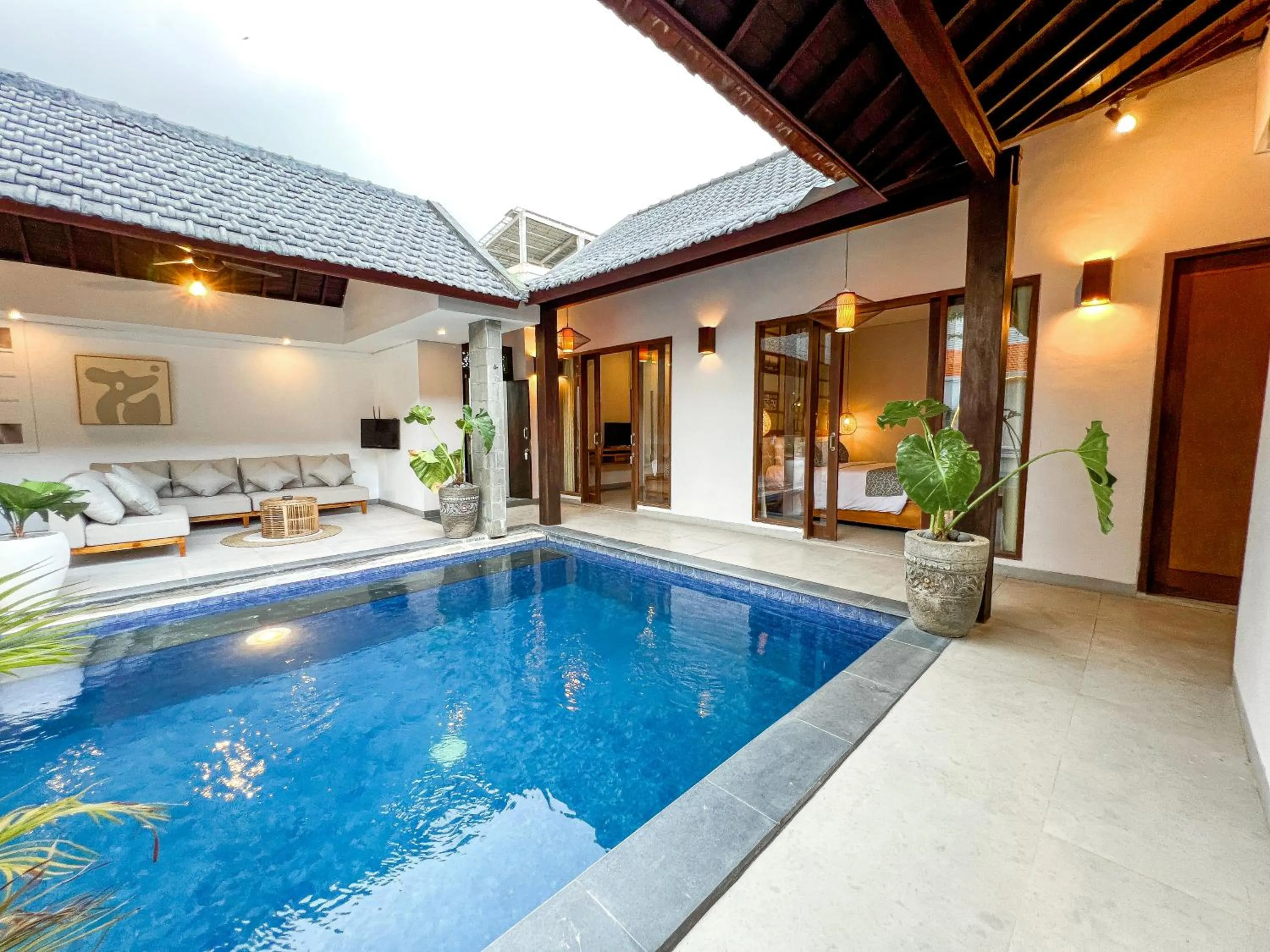 Apple Villa & Suite Seminyak