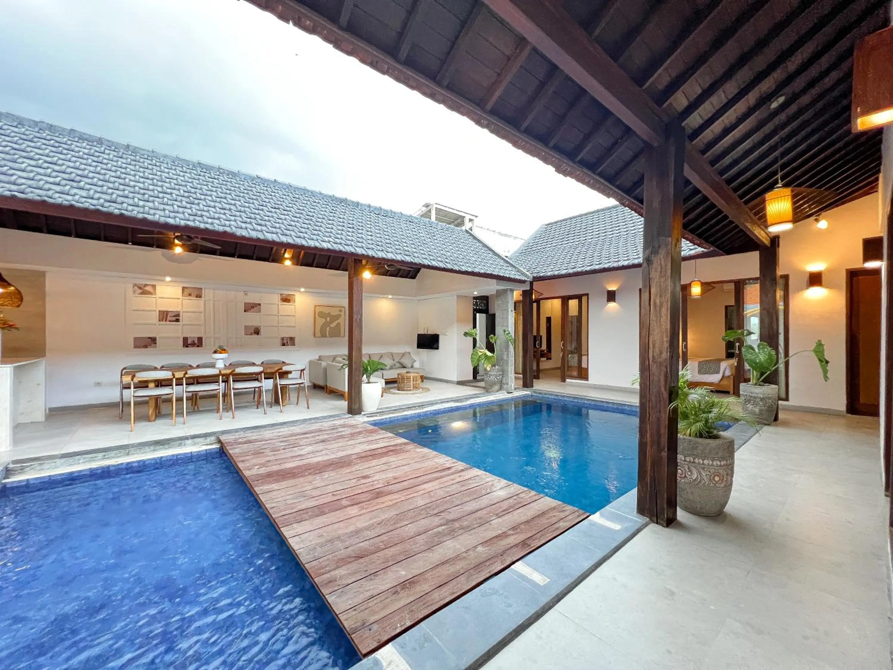Apple Villa & Suite Seminyak
