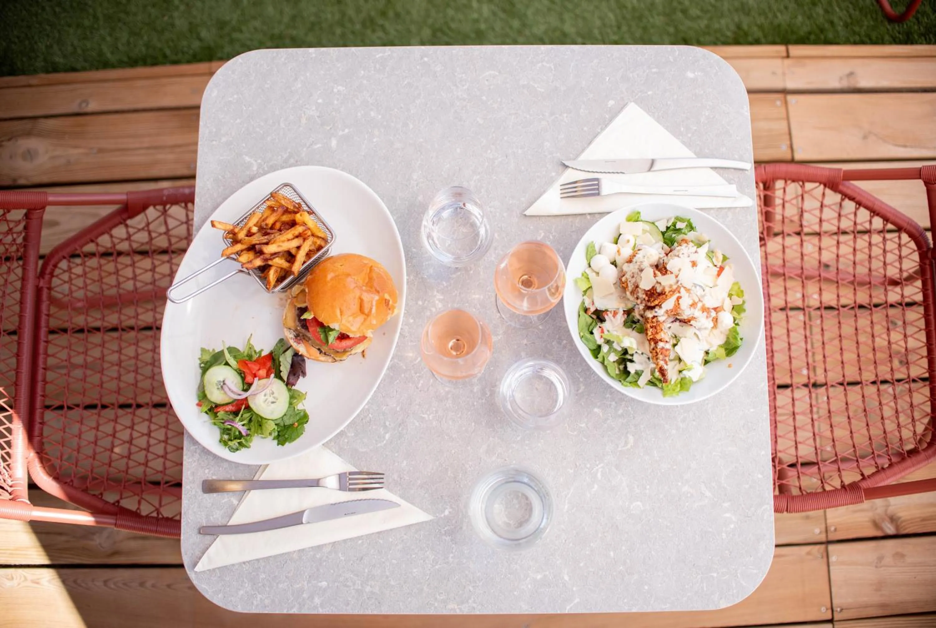 Restaurant/places to eat in Hotel du Parc Euromédecine by AKENA