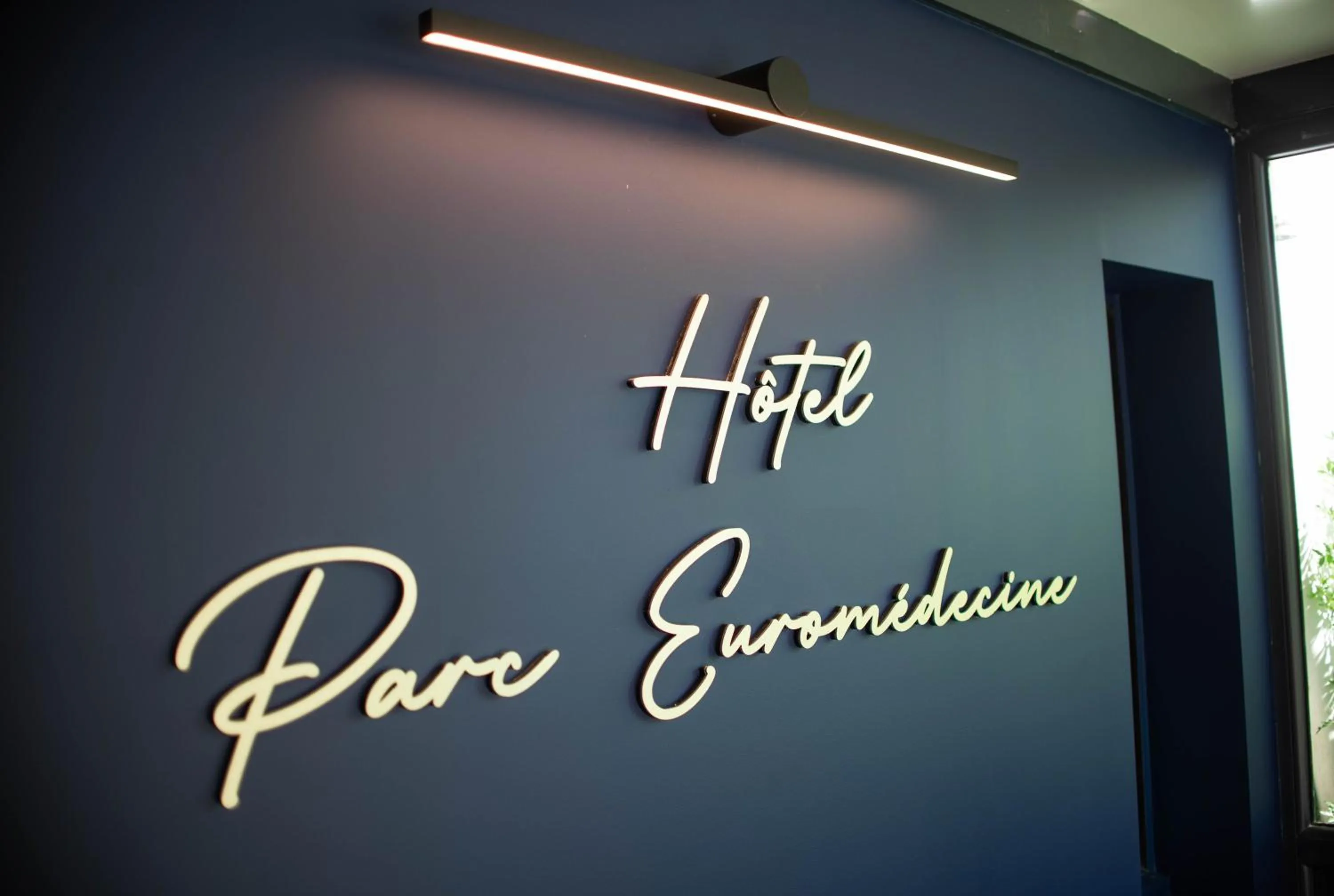 Property building in Hotel du Parc Euromédecine by AKENA