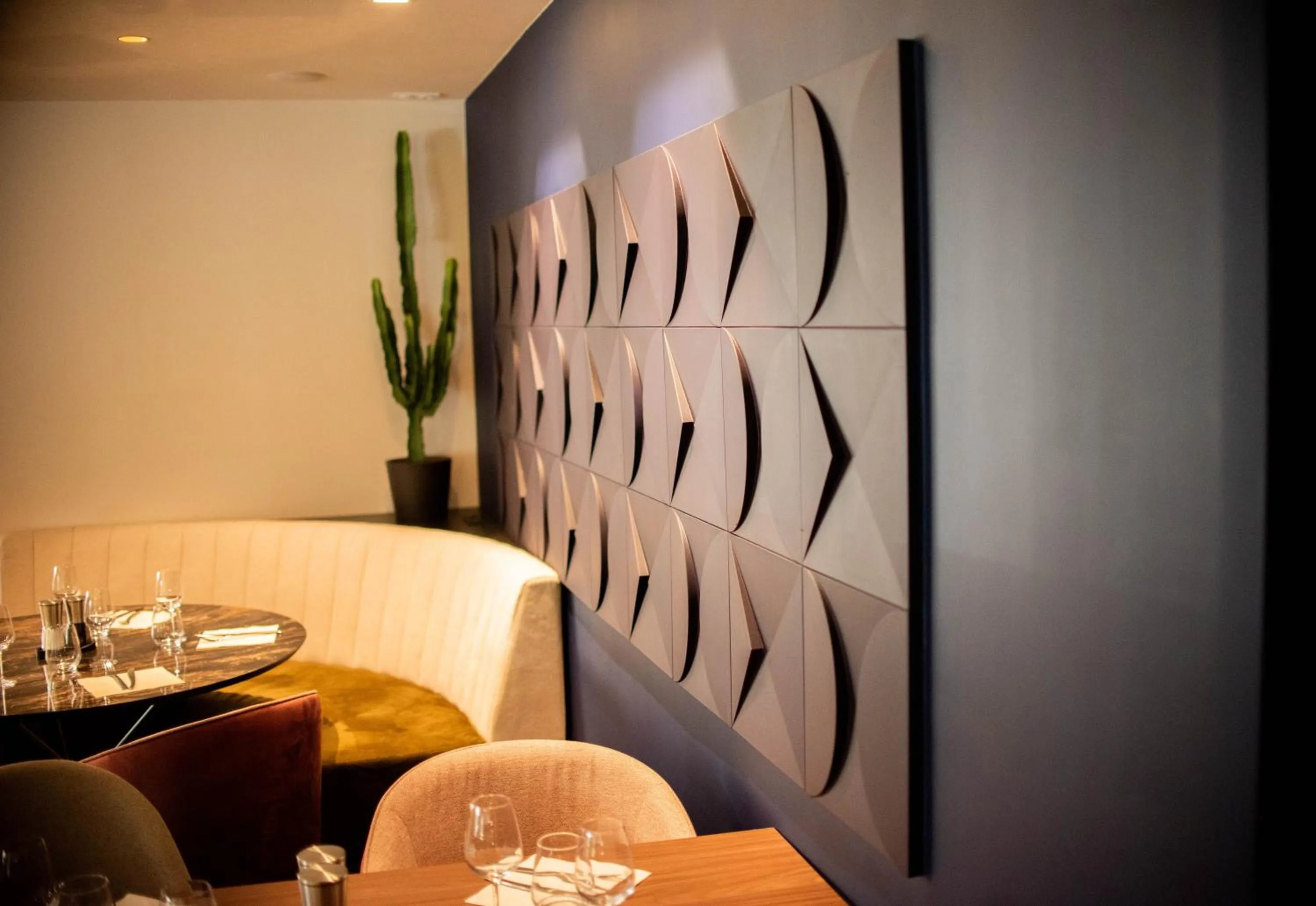 Restaurant/places to eat in Hotel du Parc Euromédecine by AKENA