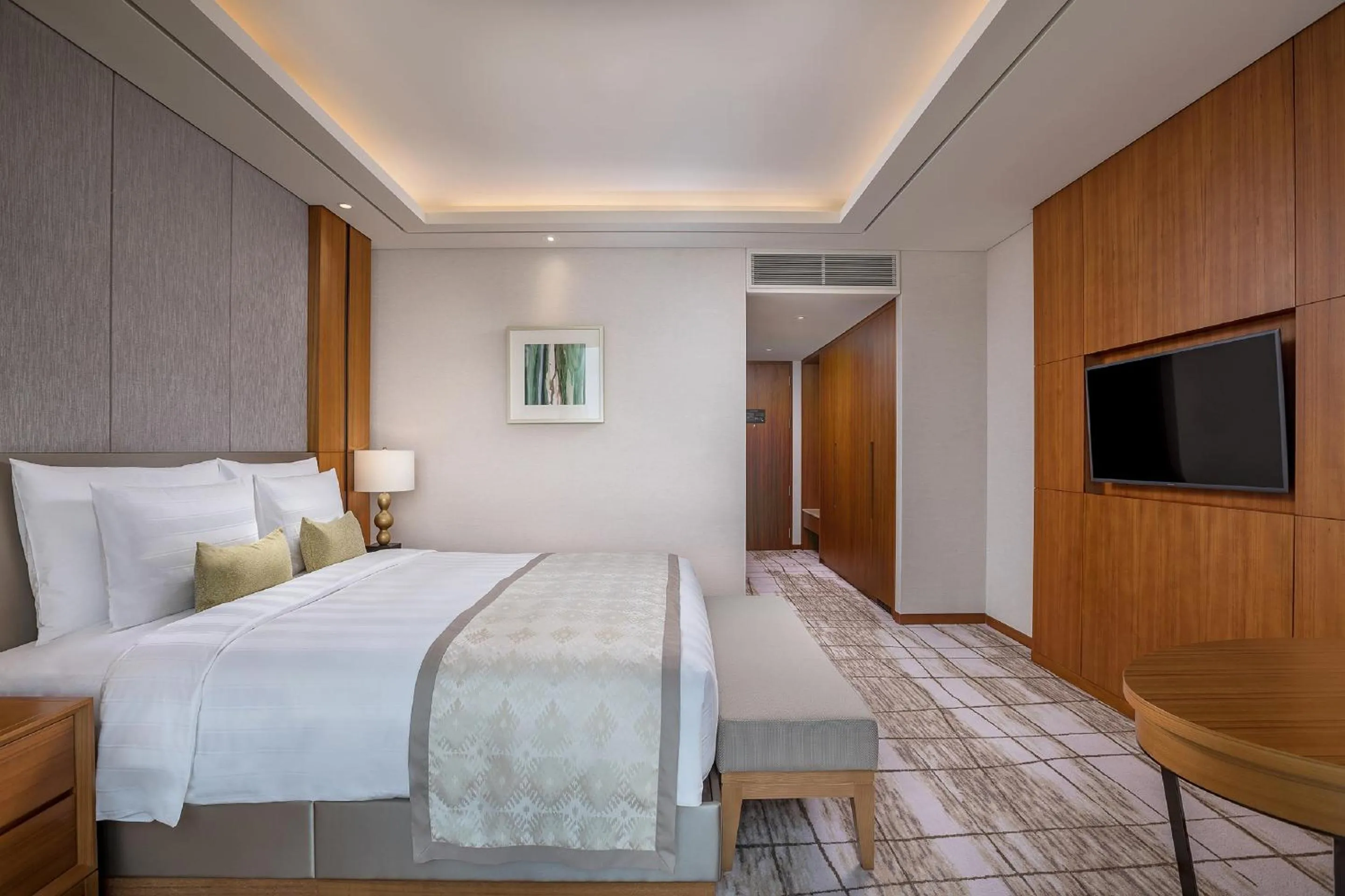 Bed in LOTTE Hotel Yangon