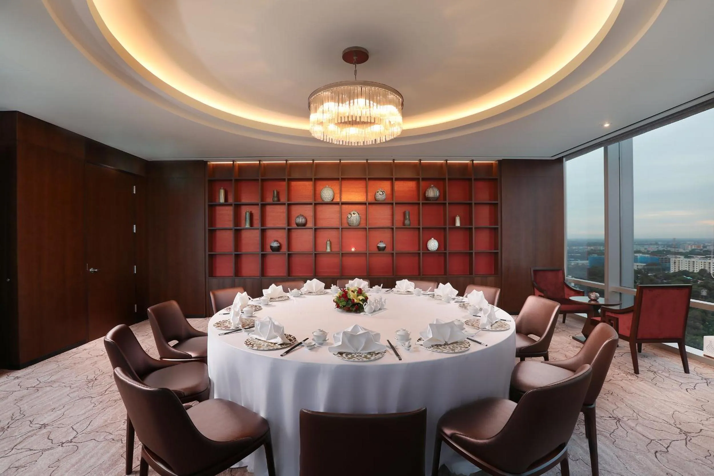 Restaurant/places to eat in LOTTE Hotel Yangon