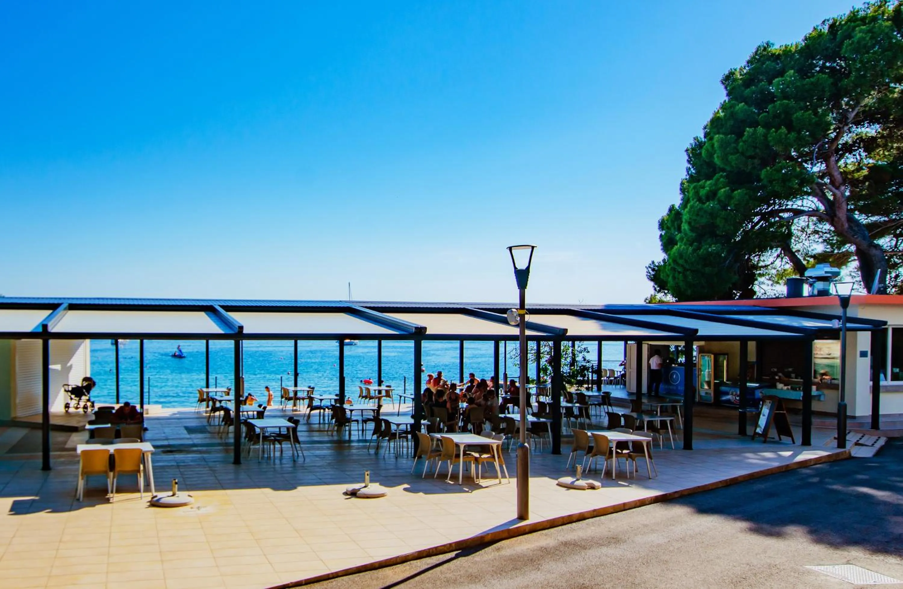 Restaurant/places to eat in Centinera Resort