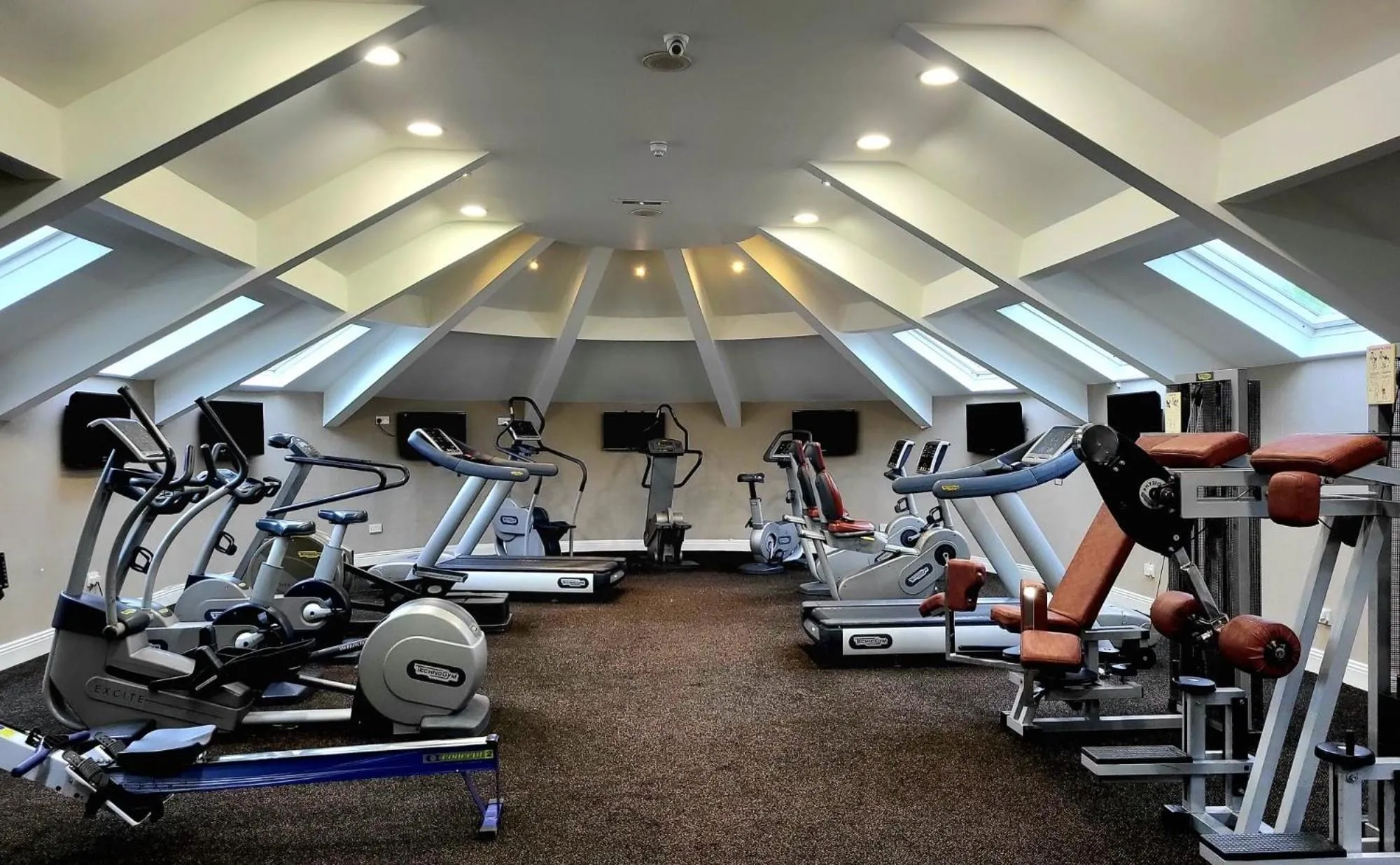 Fitness centre/facilities in Mill Park Hotel