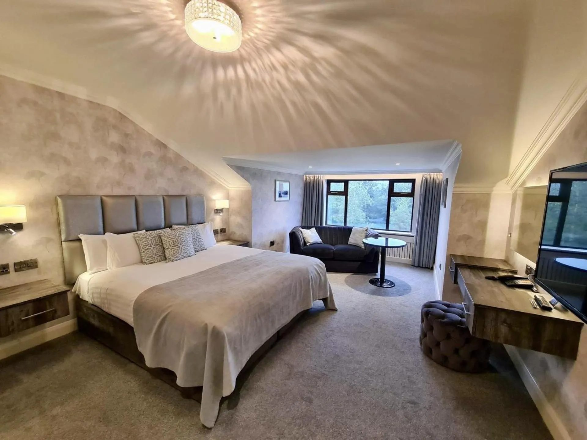 Bed in Mill Park Hotel