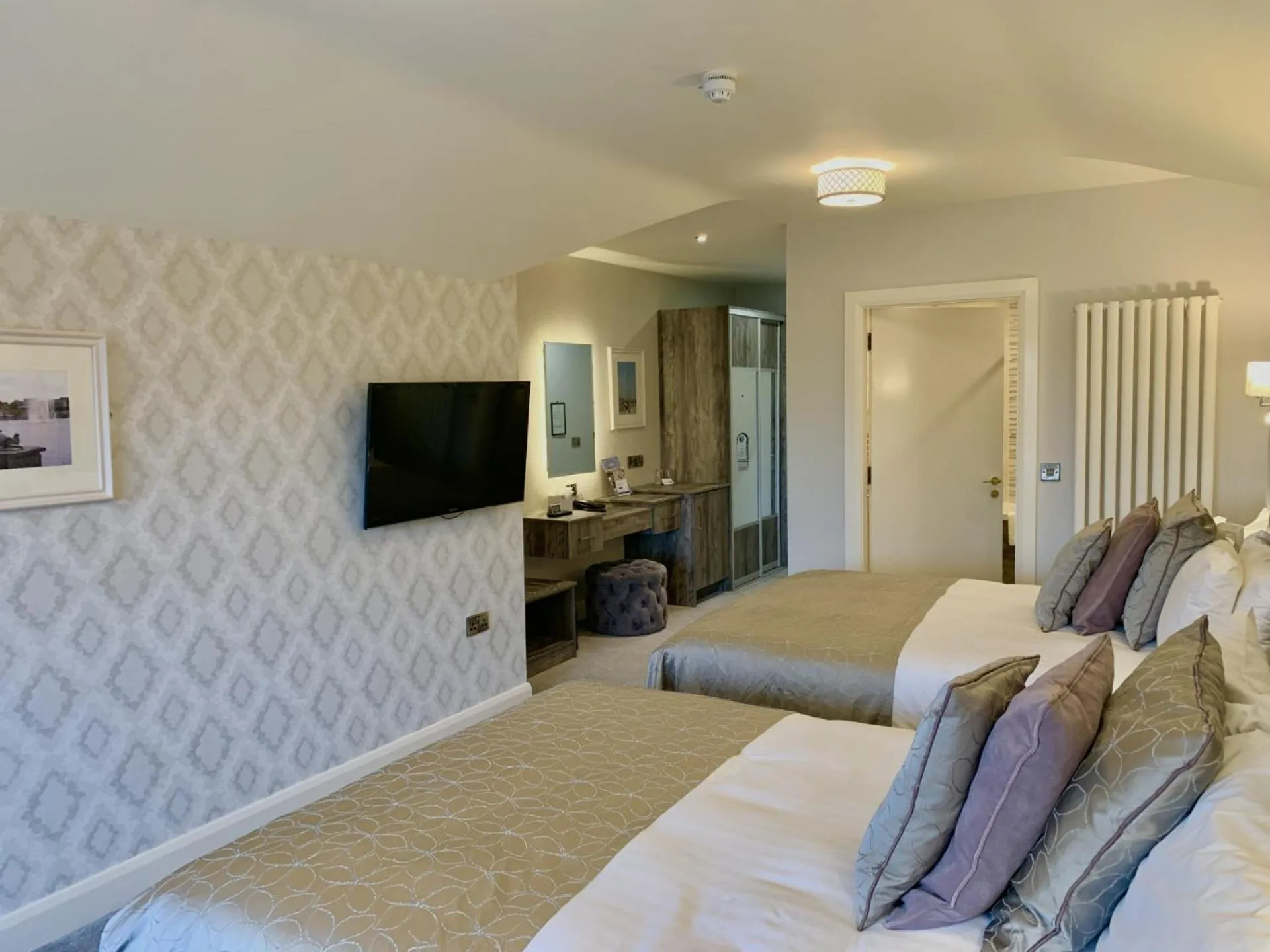 Executive Twin Room in Mill Park Hotel