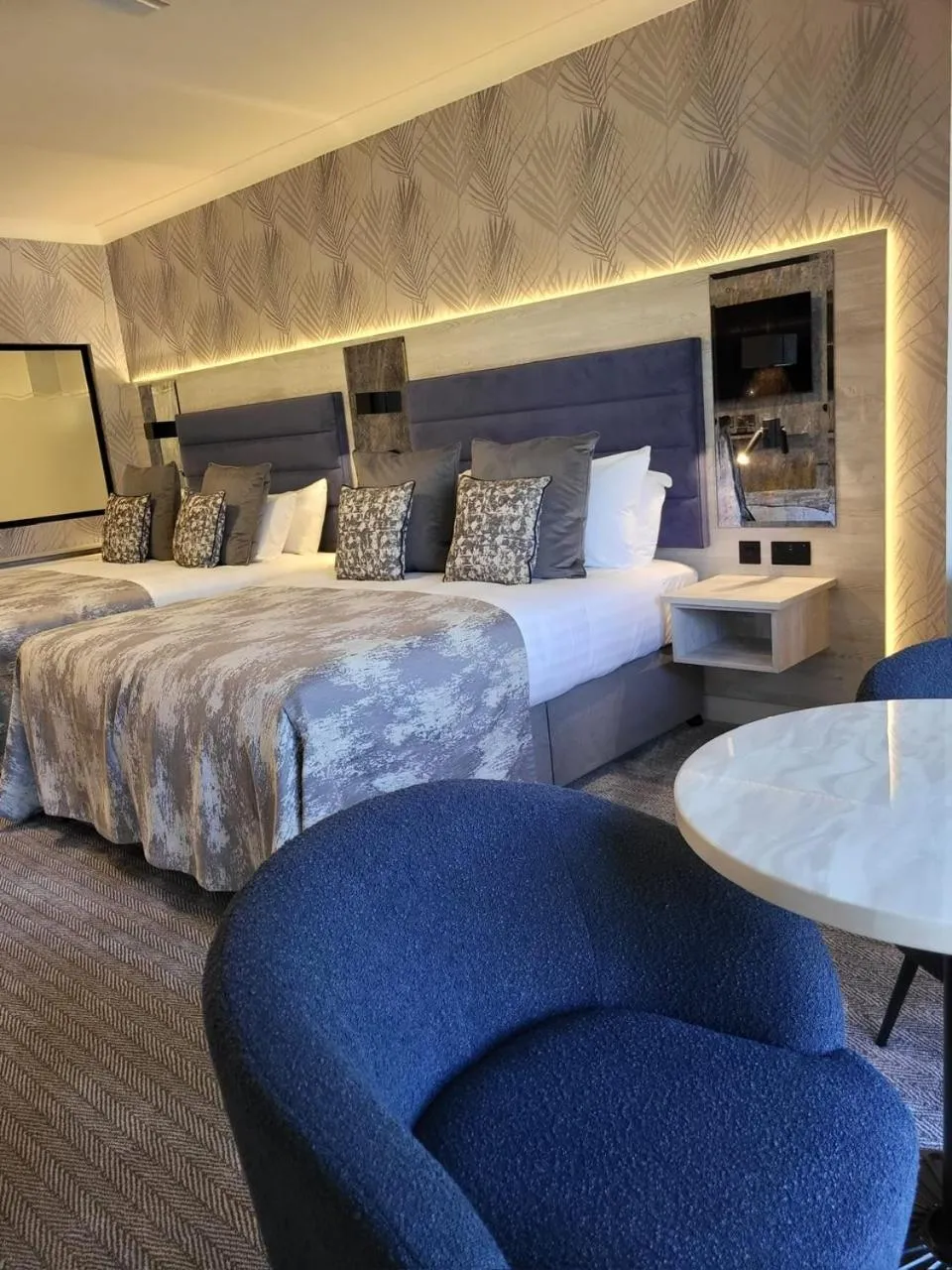 Photo of the whole room, Bed in Mill Park Hotel