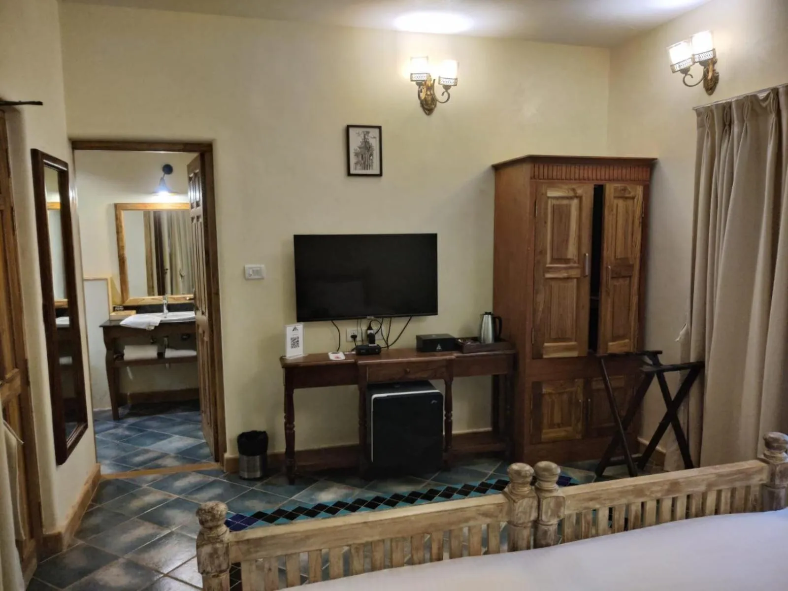 Photo of the whole room, Bed in Amritara Aura Resort & Spa