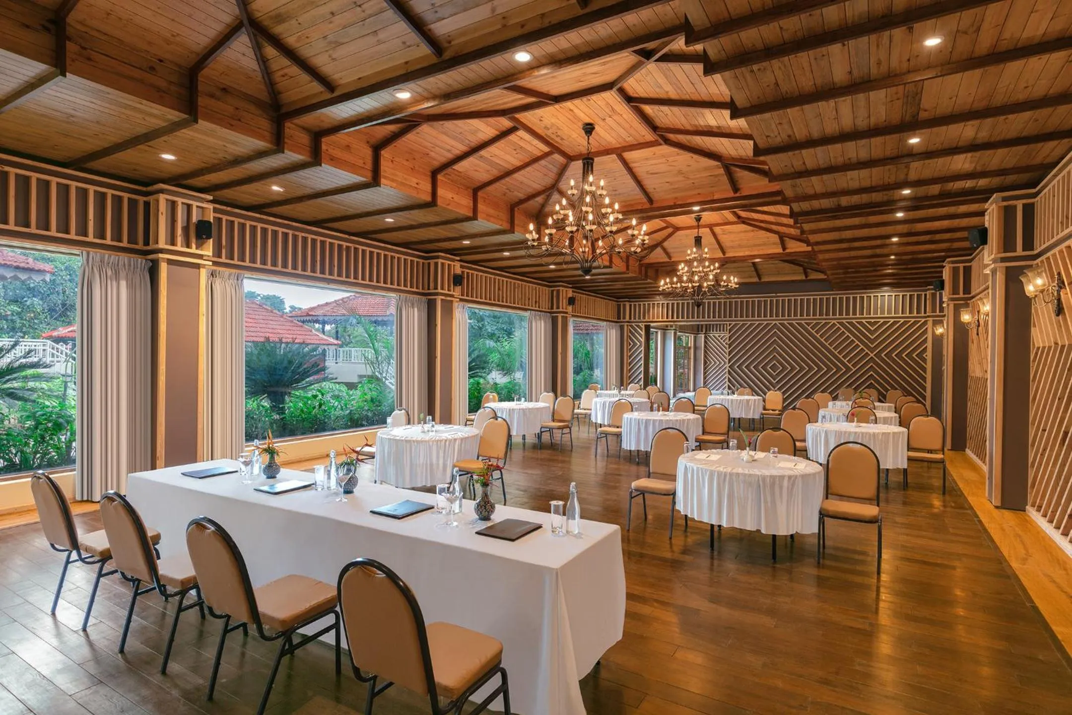 Banquet/Function facilities in Amritara Aura Resort & Spa