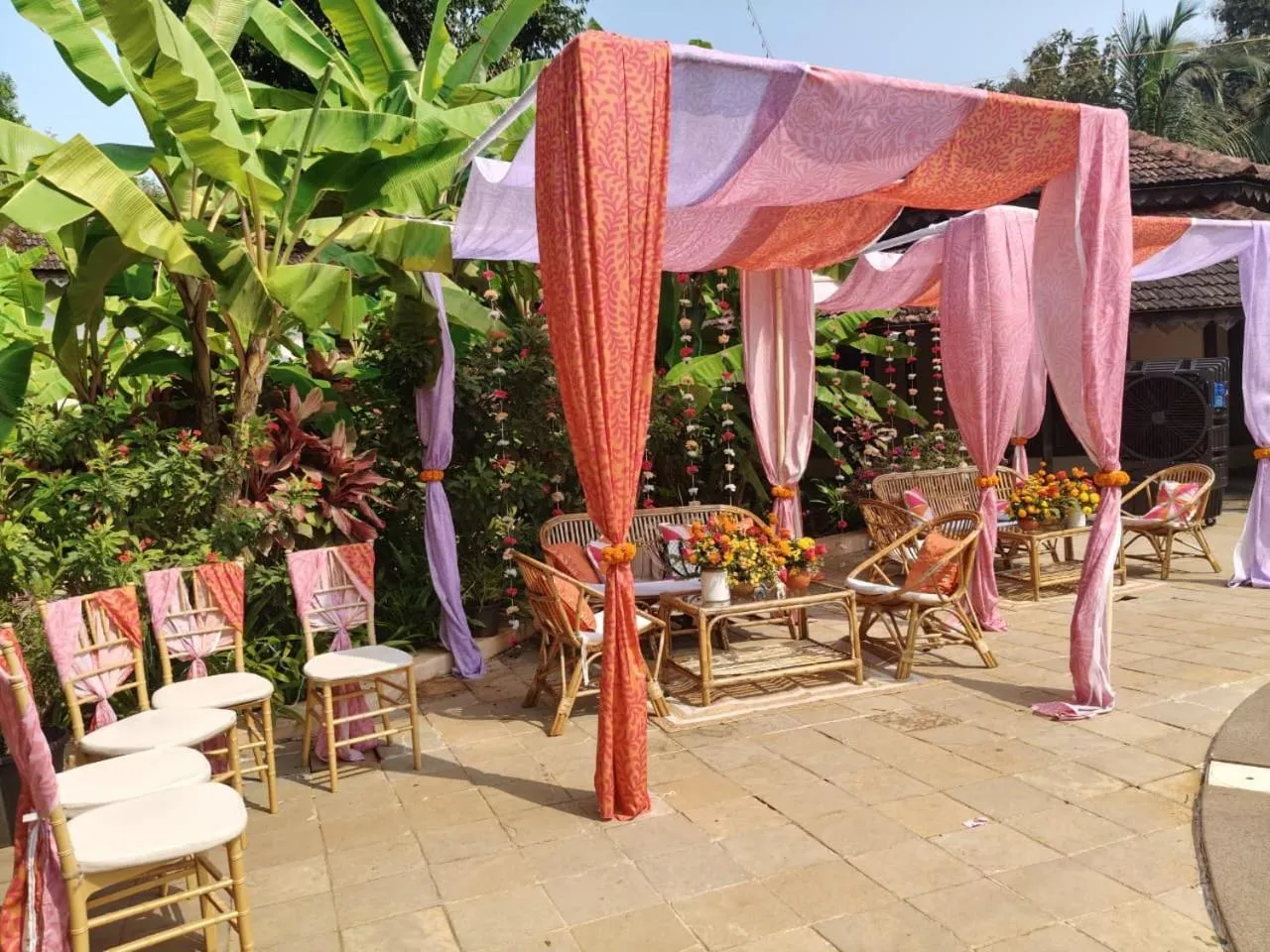 Amritara Aura Resort & Spa