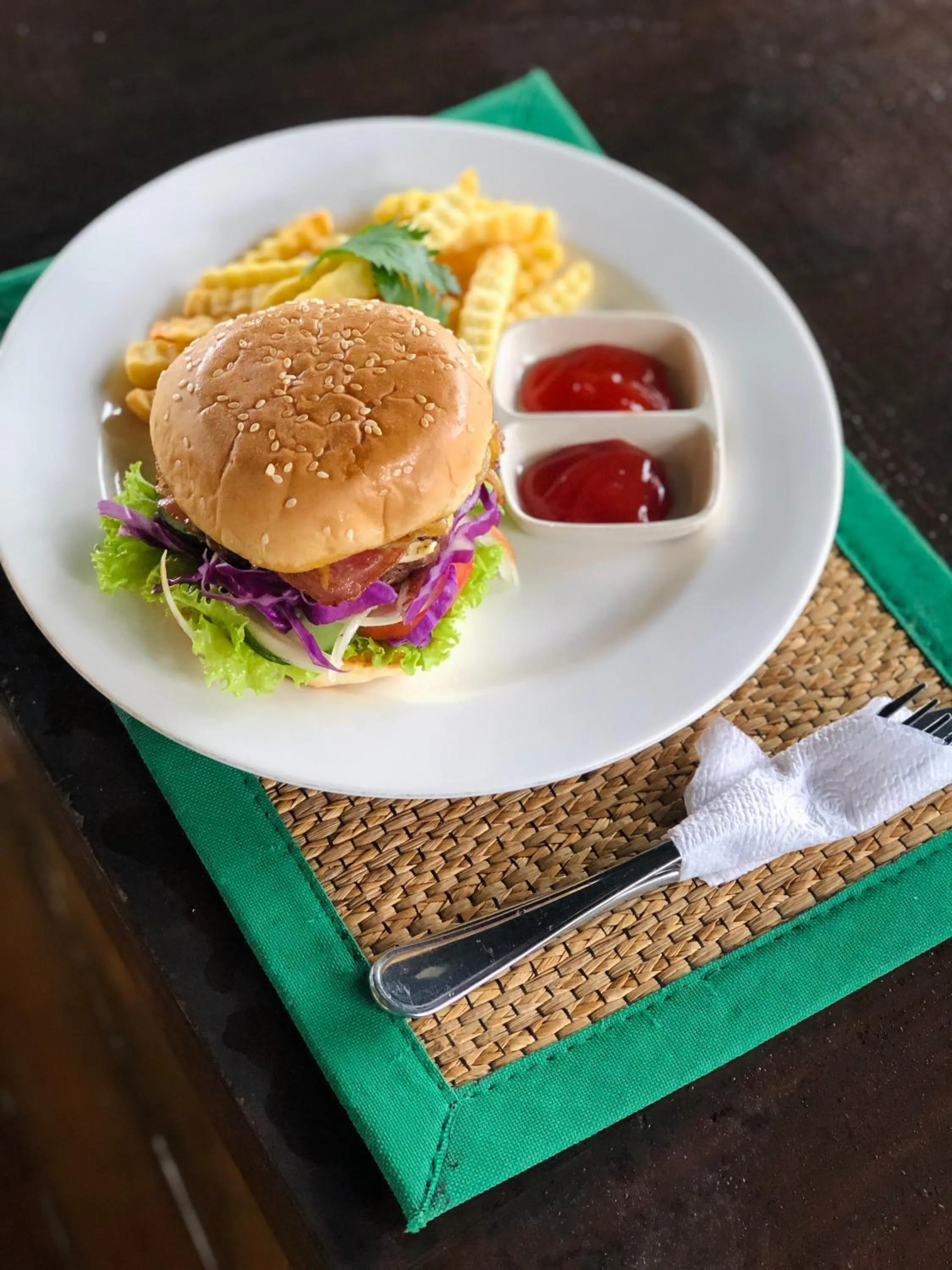 Restaurant/places to eat in Doni House & Villas