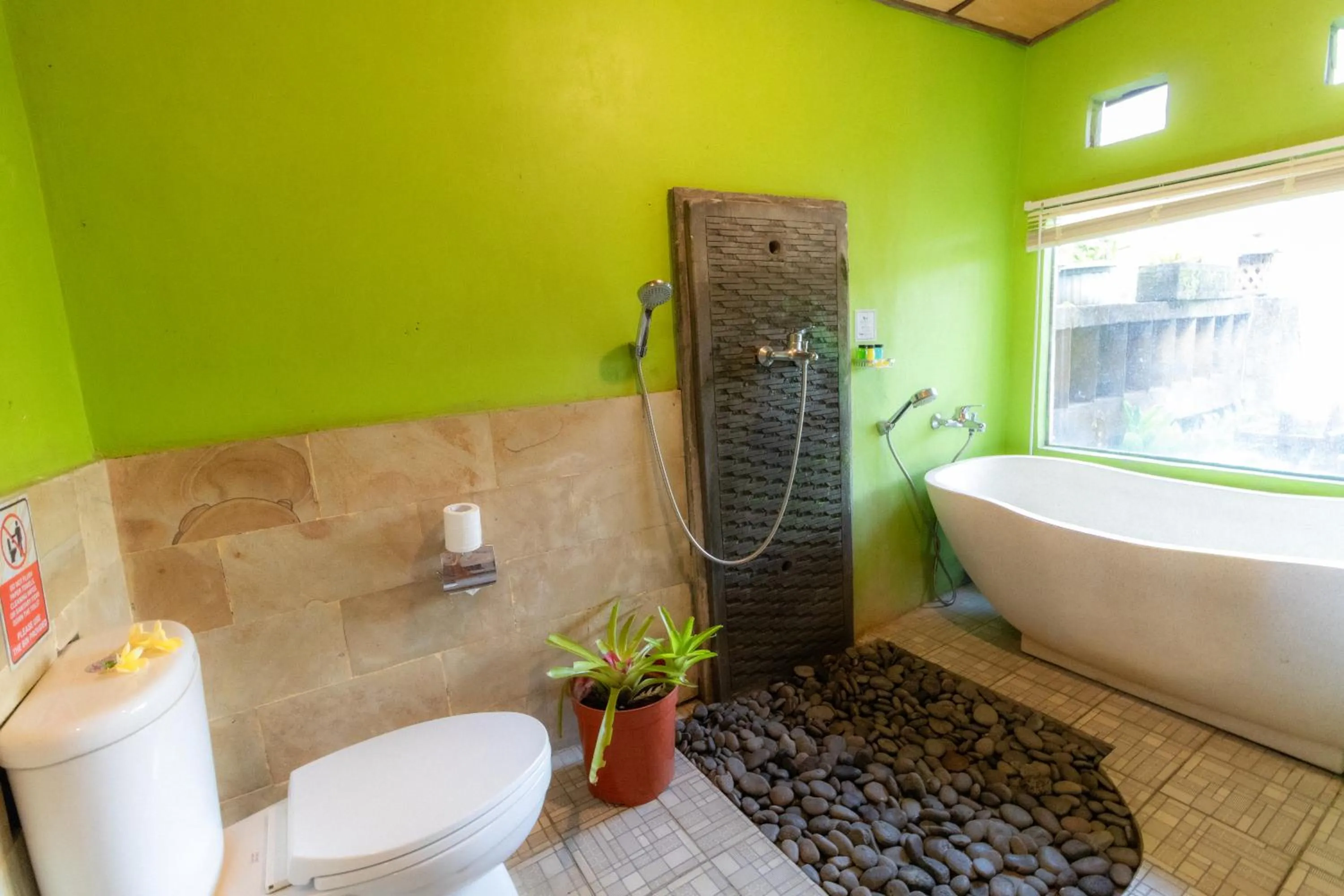 Bathroom in Doni House & Villas