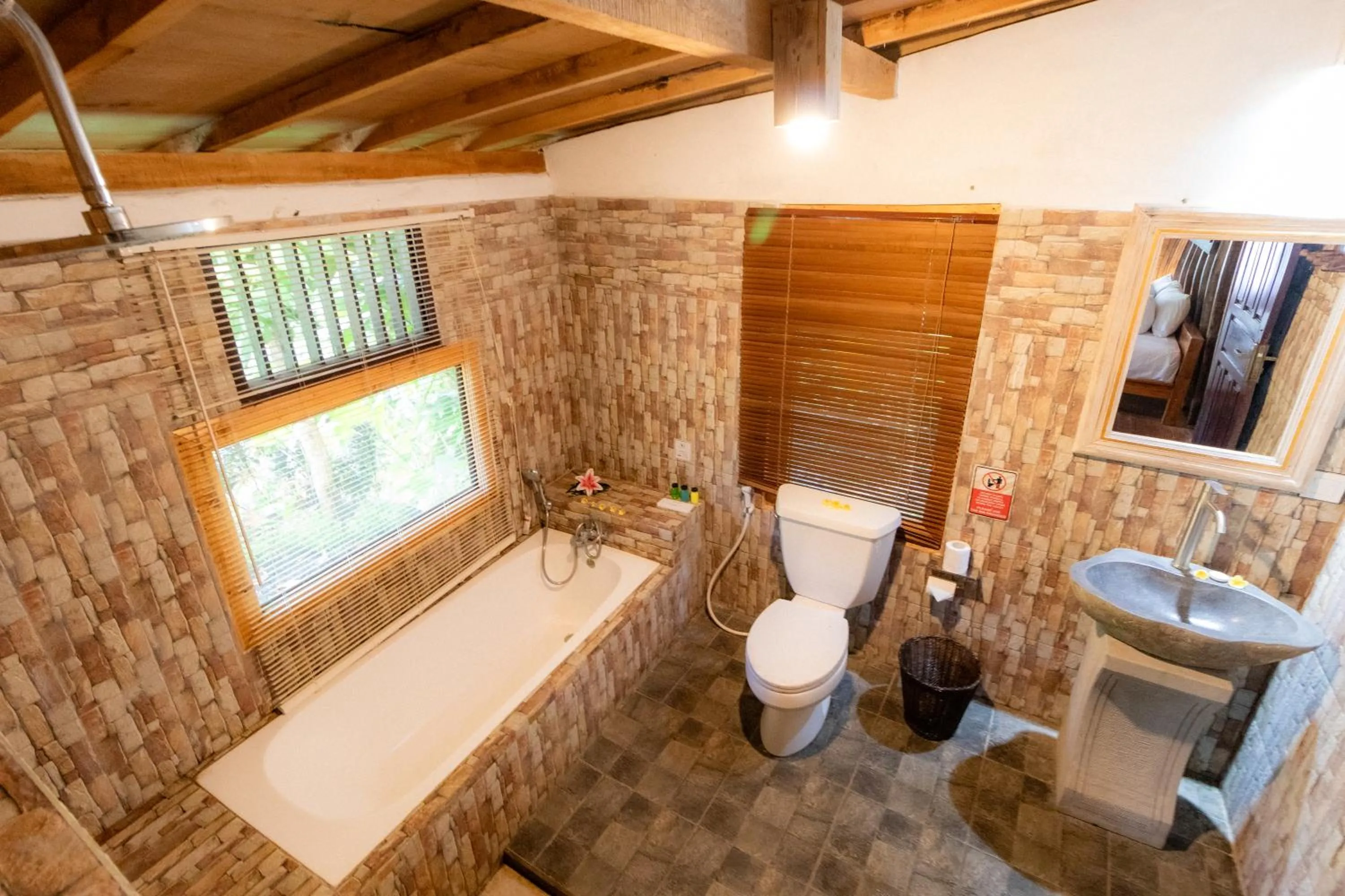 Bathroom in Doni House & Villas