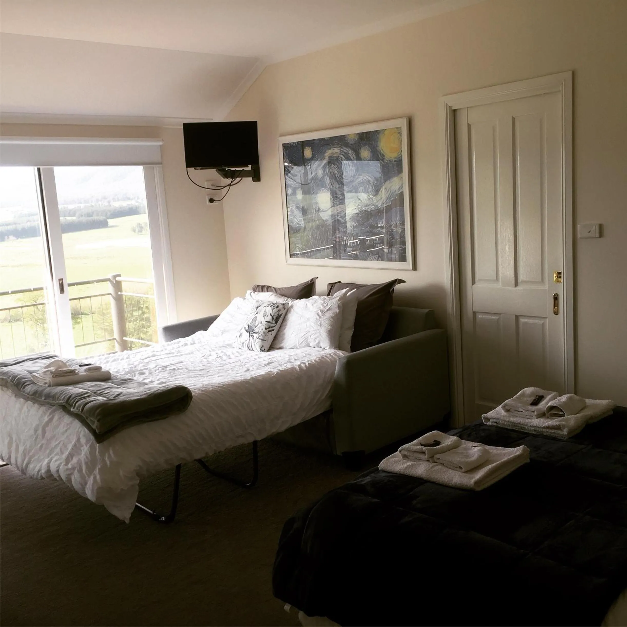 Spring, Bed in Rosewhite House