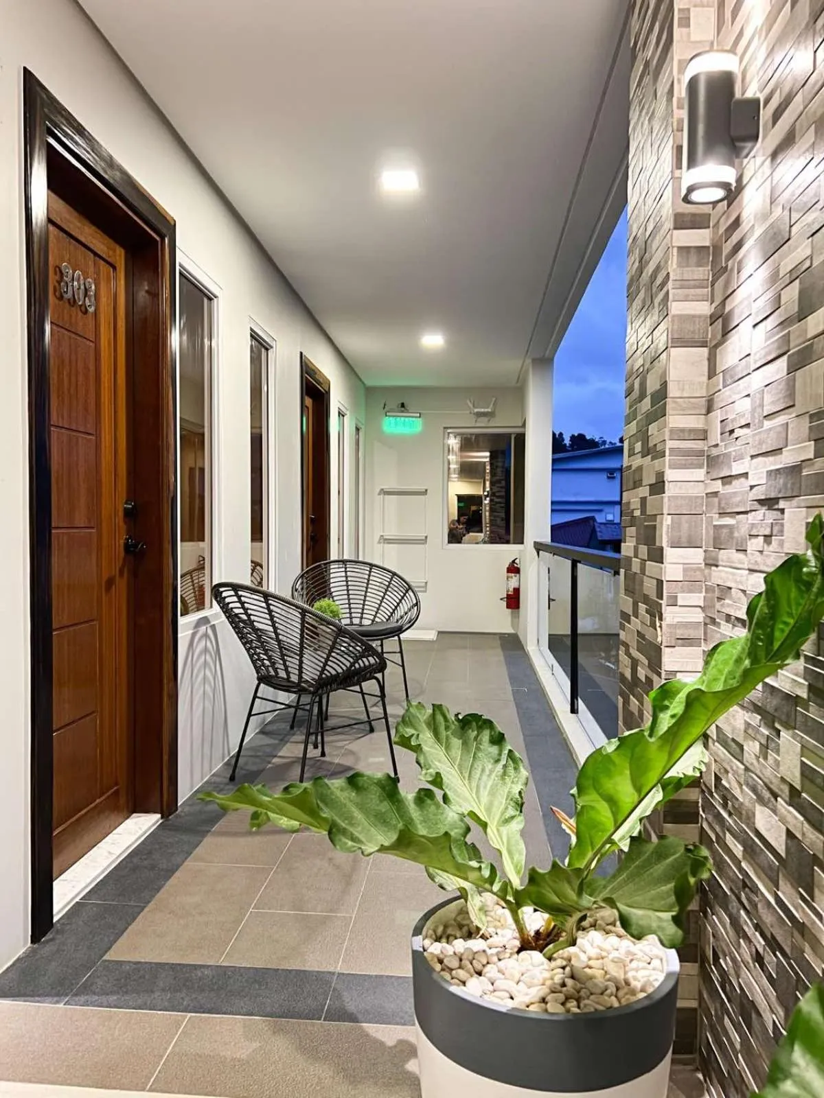 Balcony/Terrace in Bill Tourist Inn