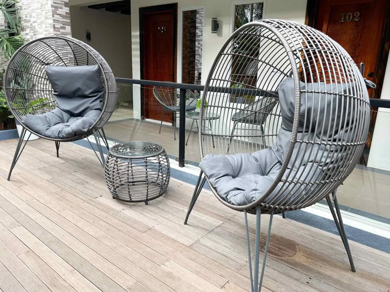 Pool view in Bill Tourist Inn